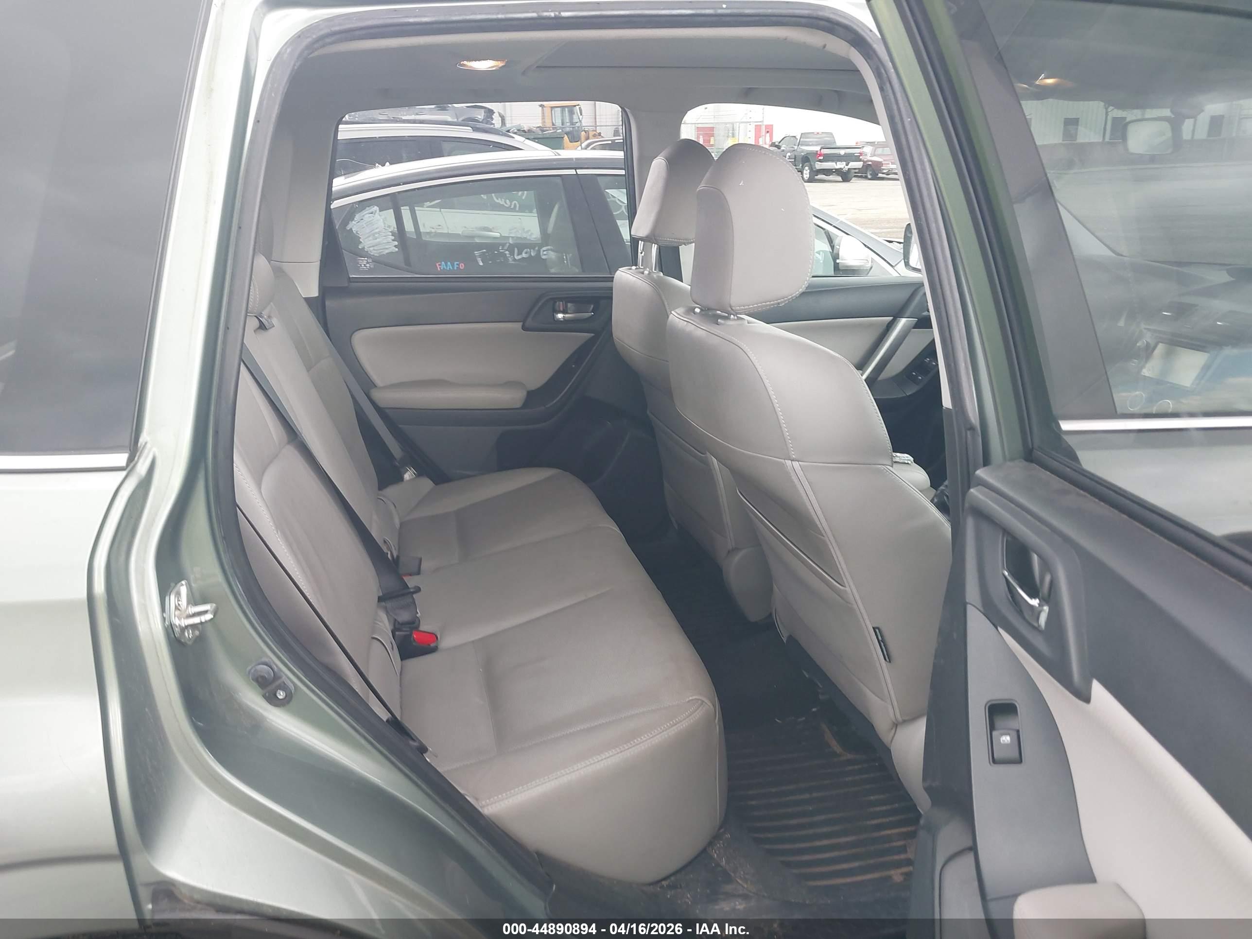 SUBARU FORESTER image 8