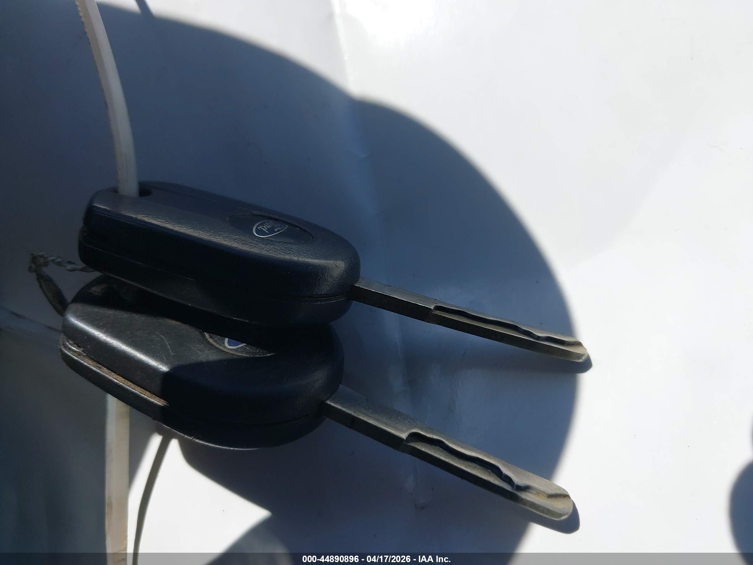 FORD FIESTA image 11