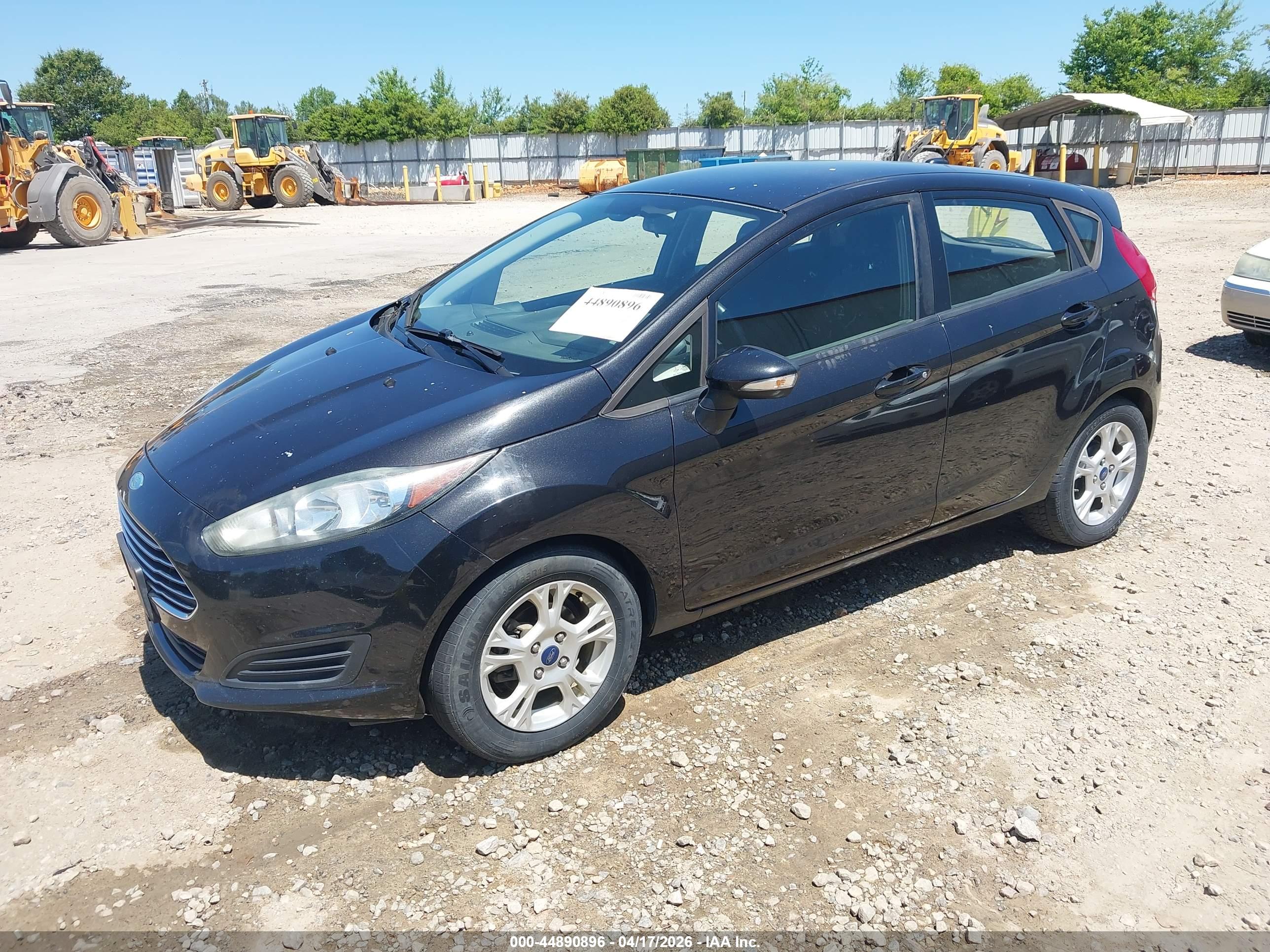 FORD FIESTA image 2