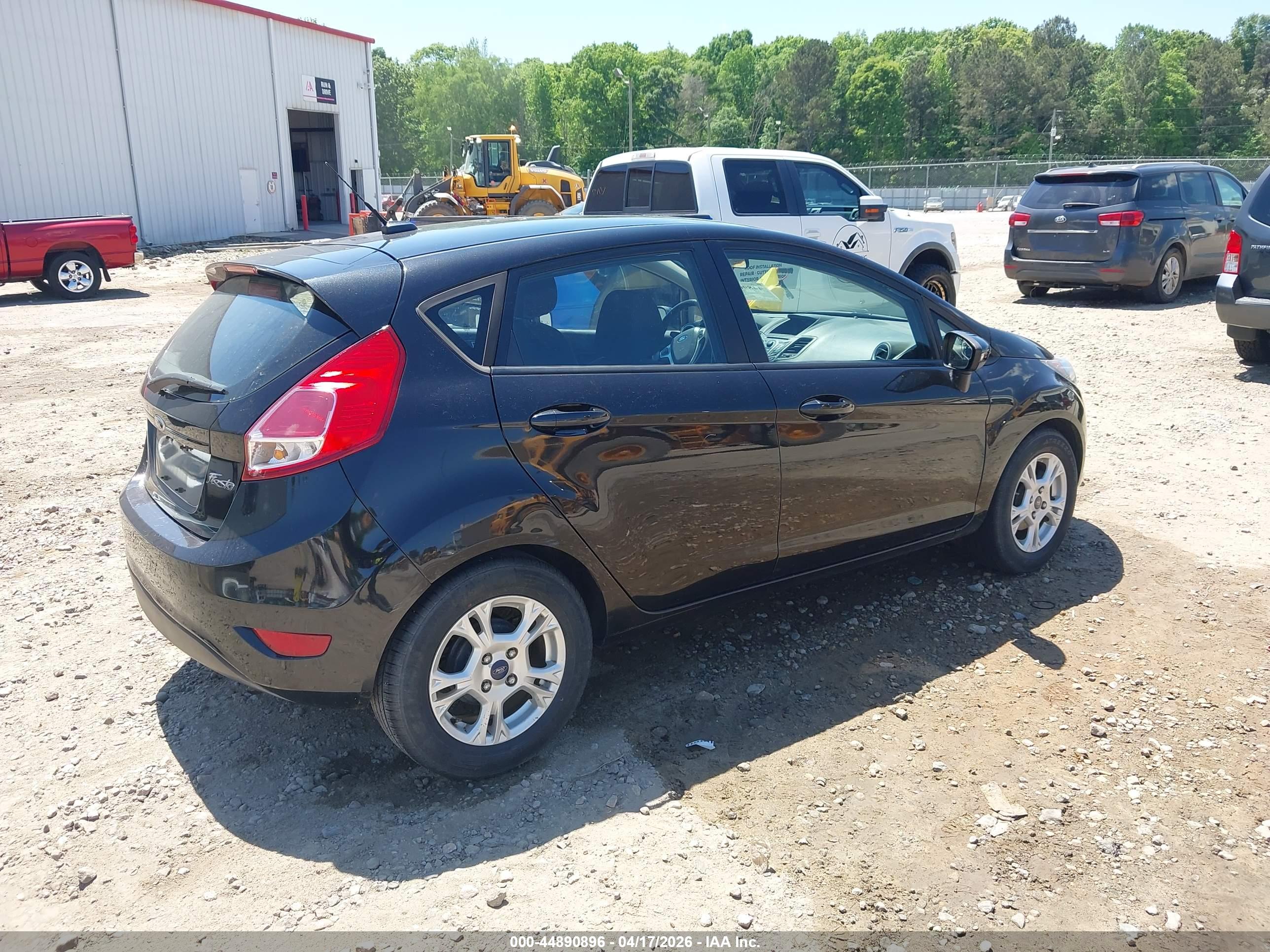 FORD FIESTA image 4