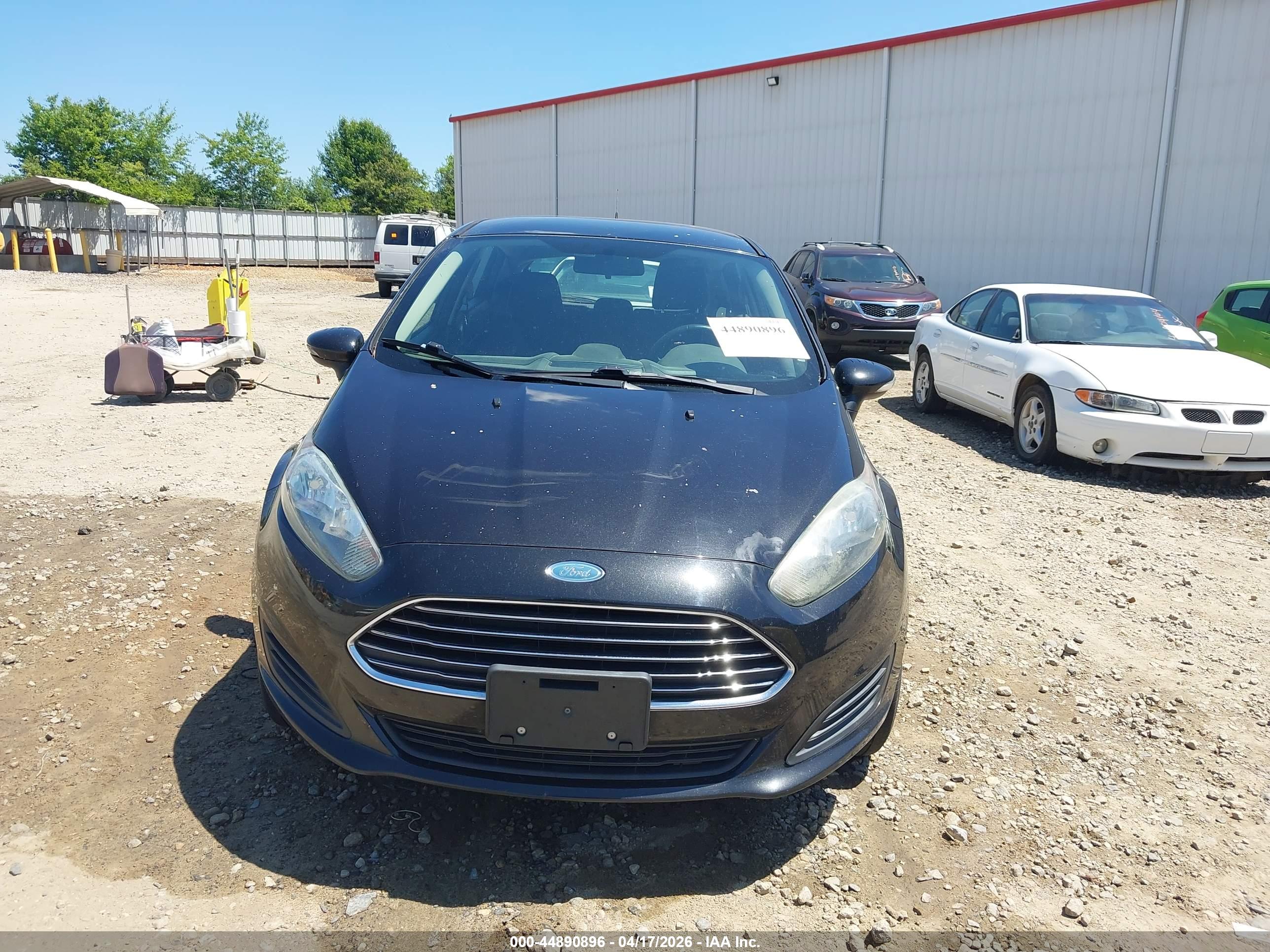FORD FIESTA image 6