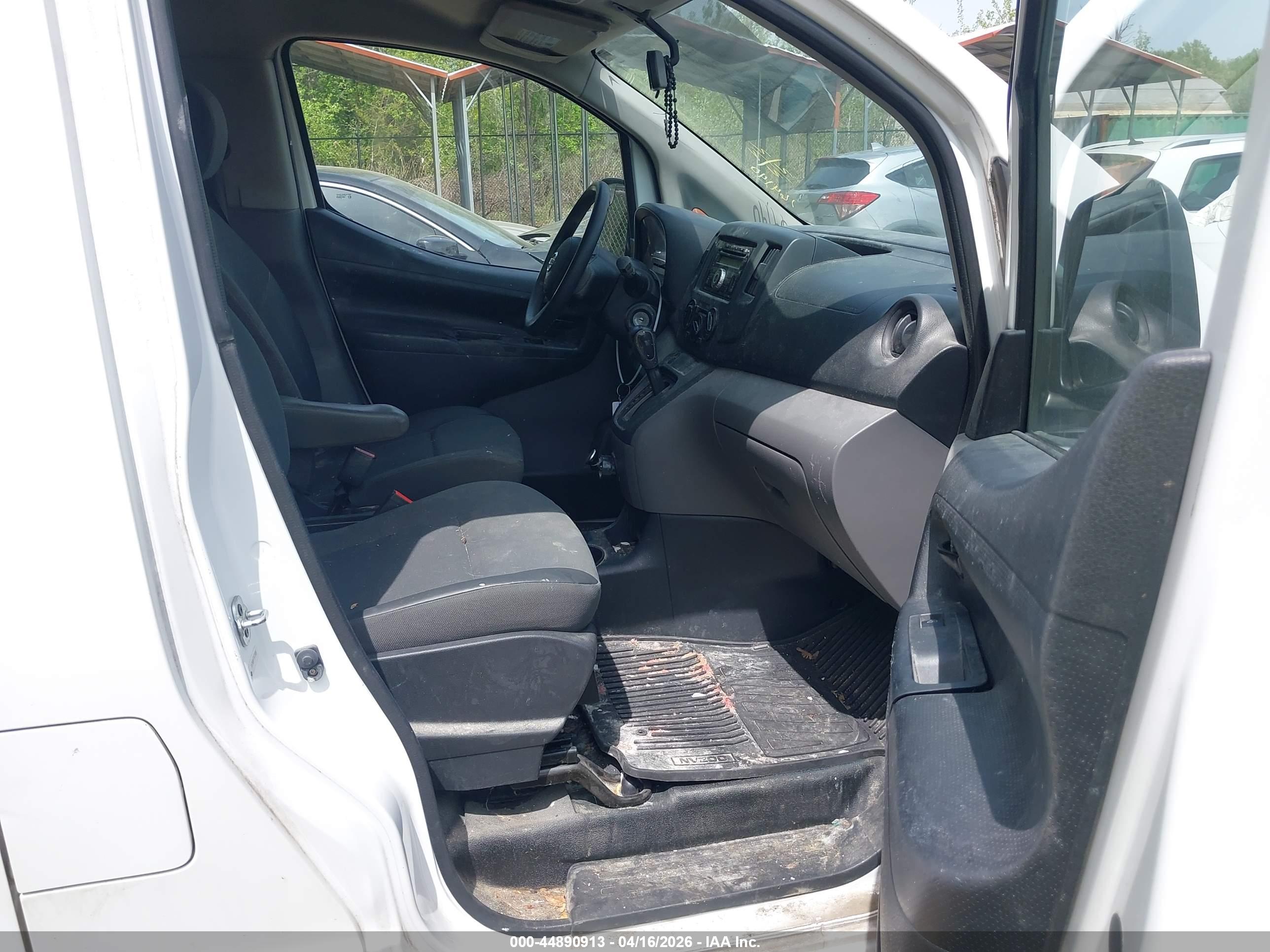 NISSAN NV200 image 5