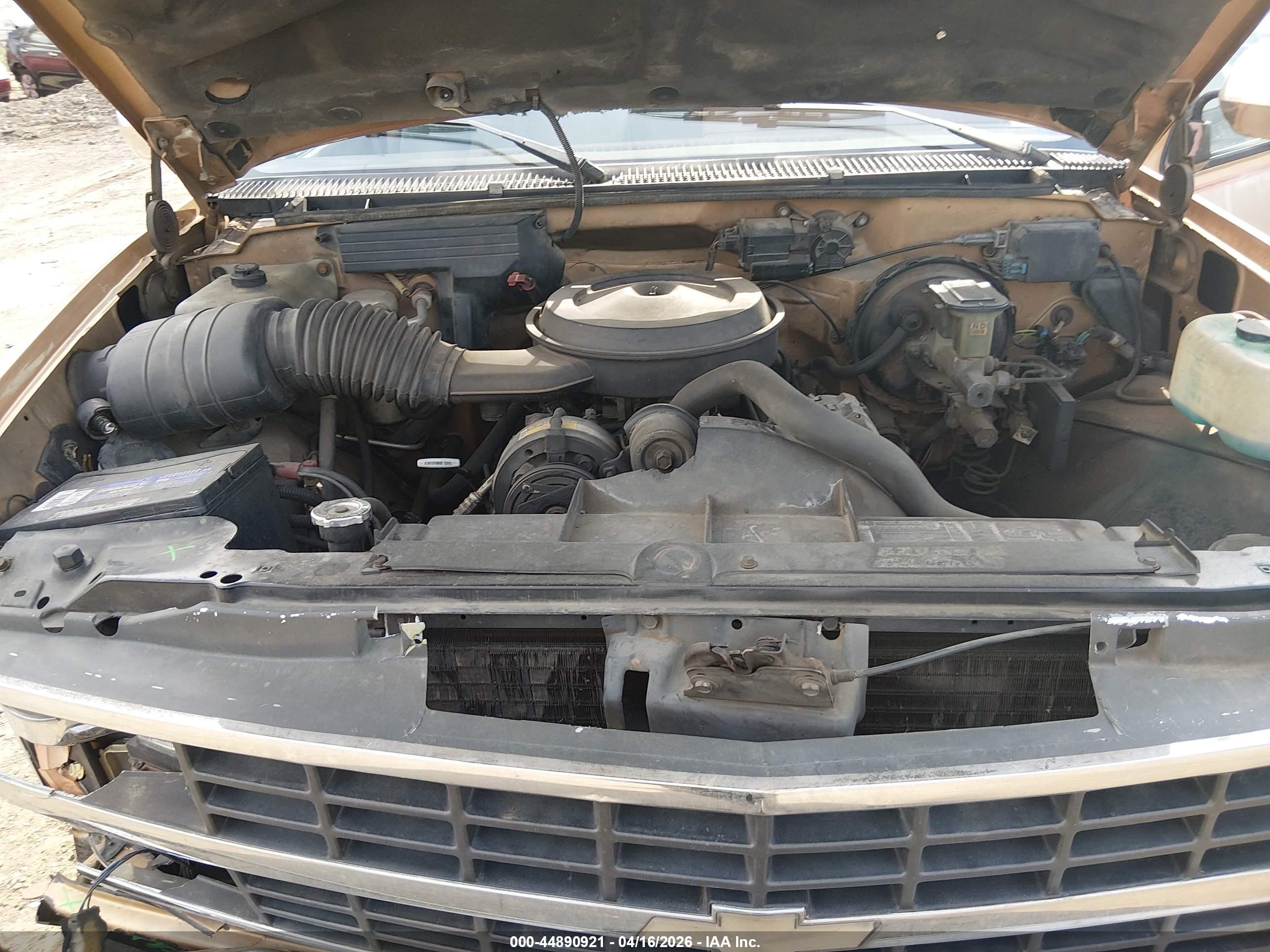 CHEVROLET GMT-400 image 10