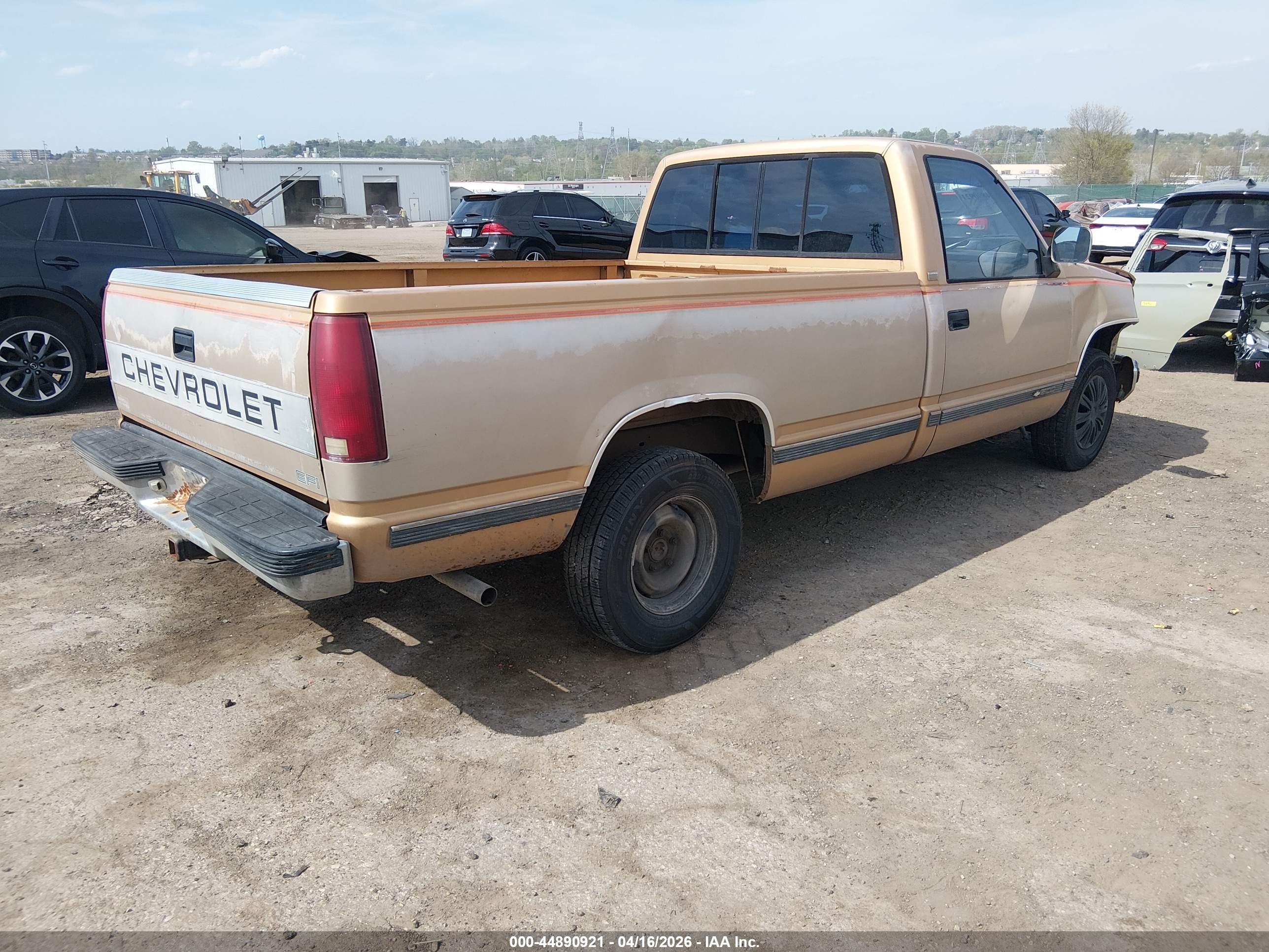 CHEVROLET GMT-400 image 4