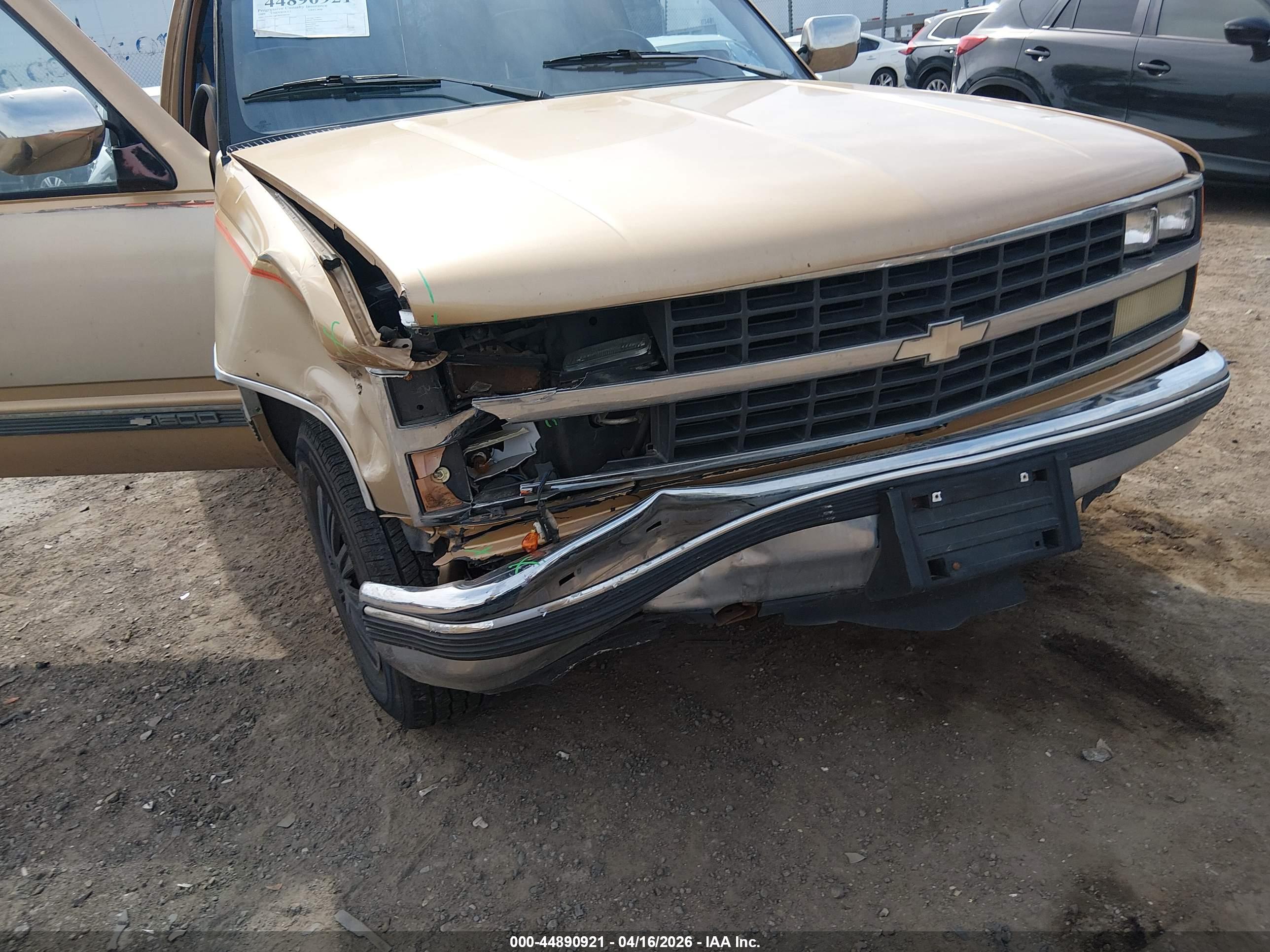 CHEVROLET GMT-400 image 6