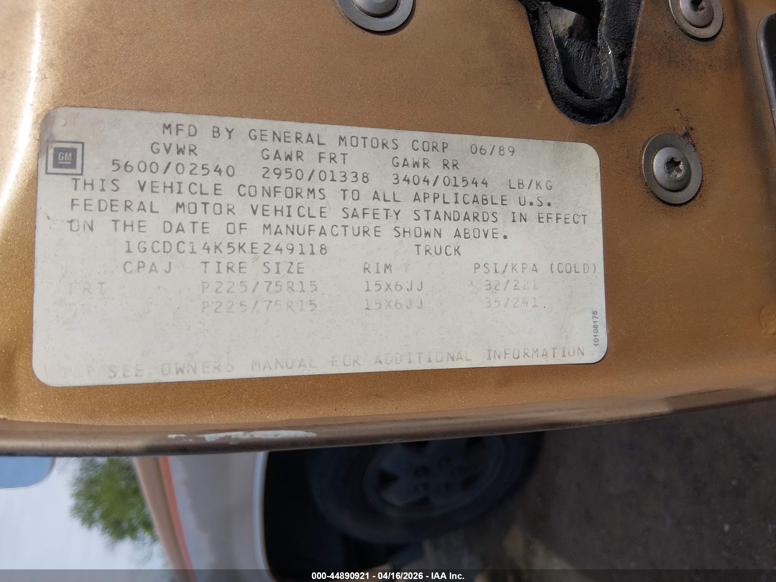 CHEVROLET GMT-400 image 9