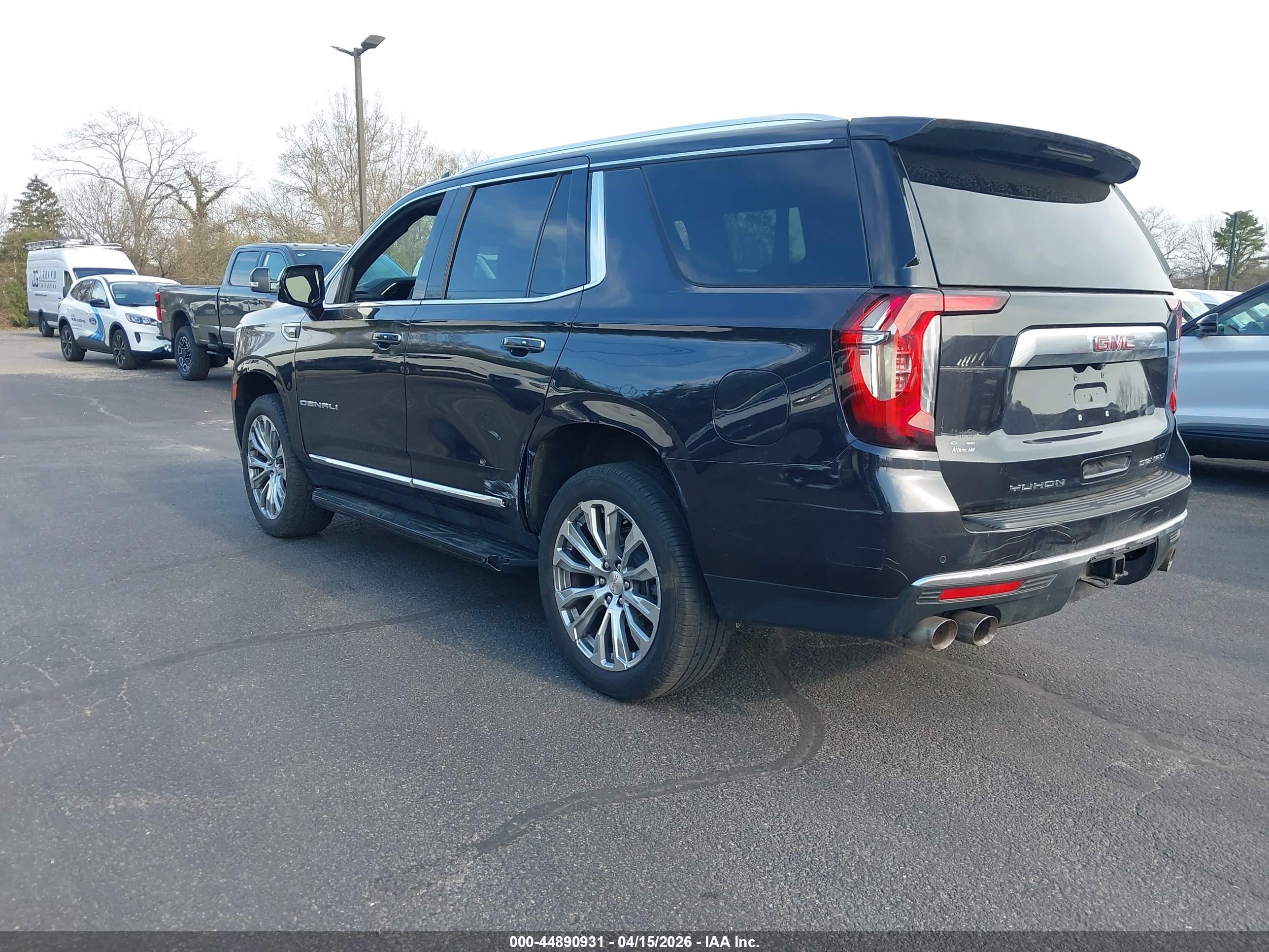 GMC YUKON image 3