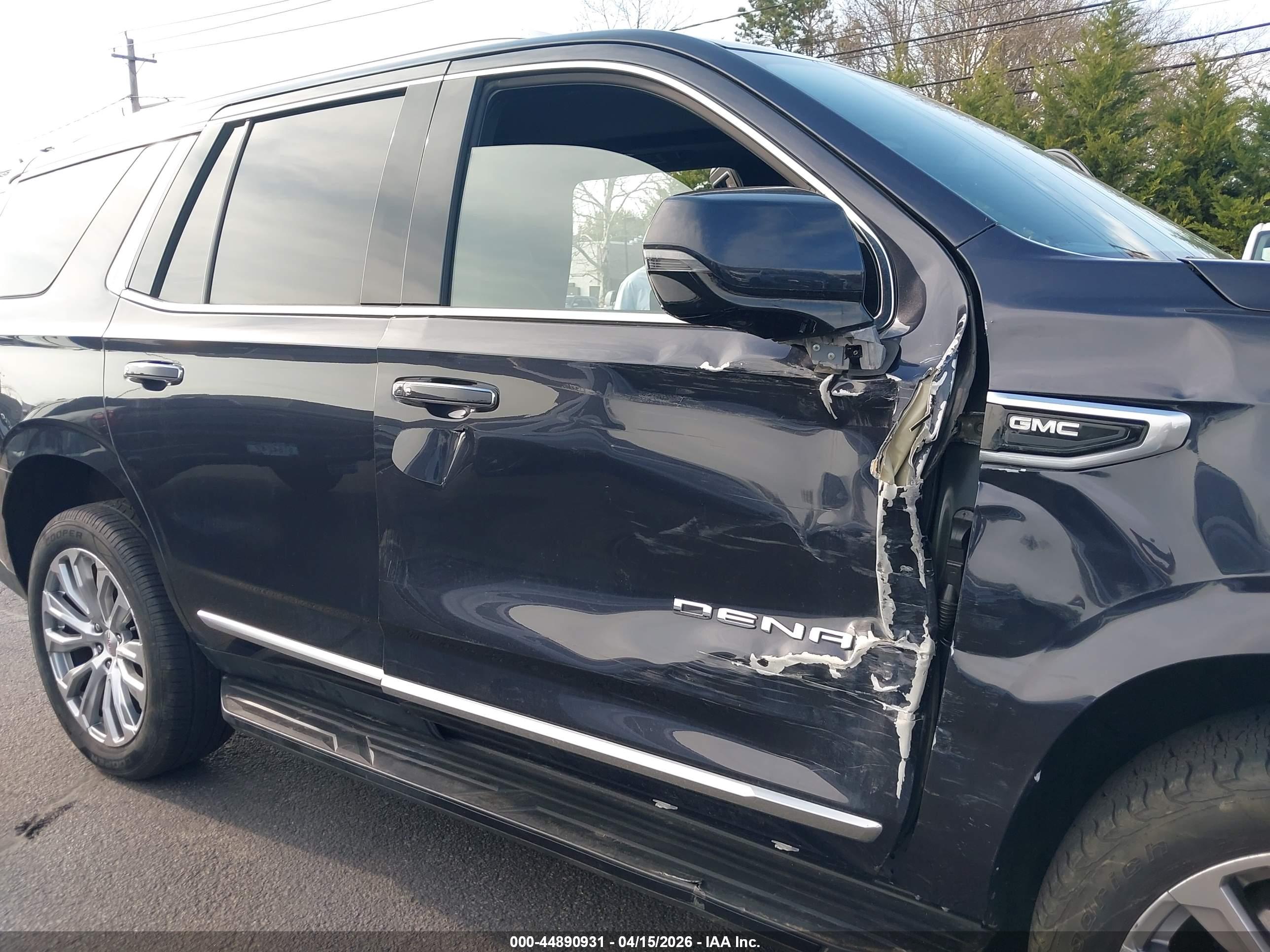 GMC YUKON image 6