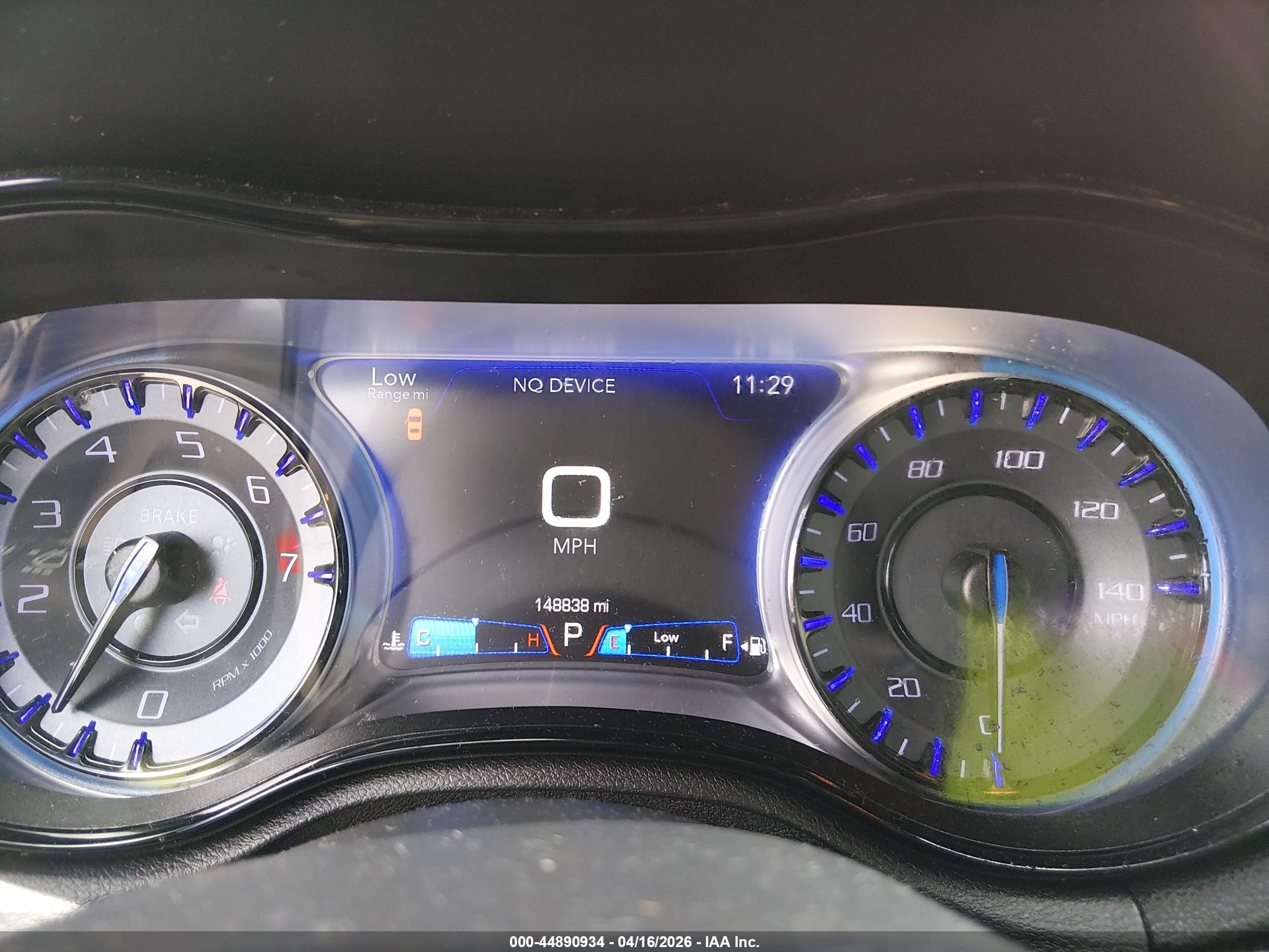 CHRYSLER 300 image 7