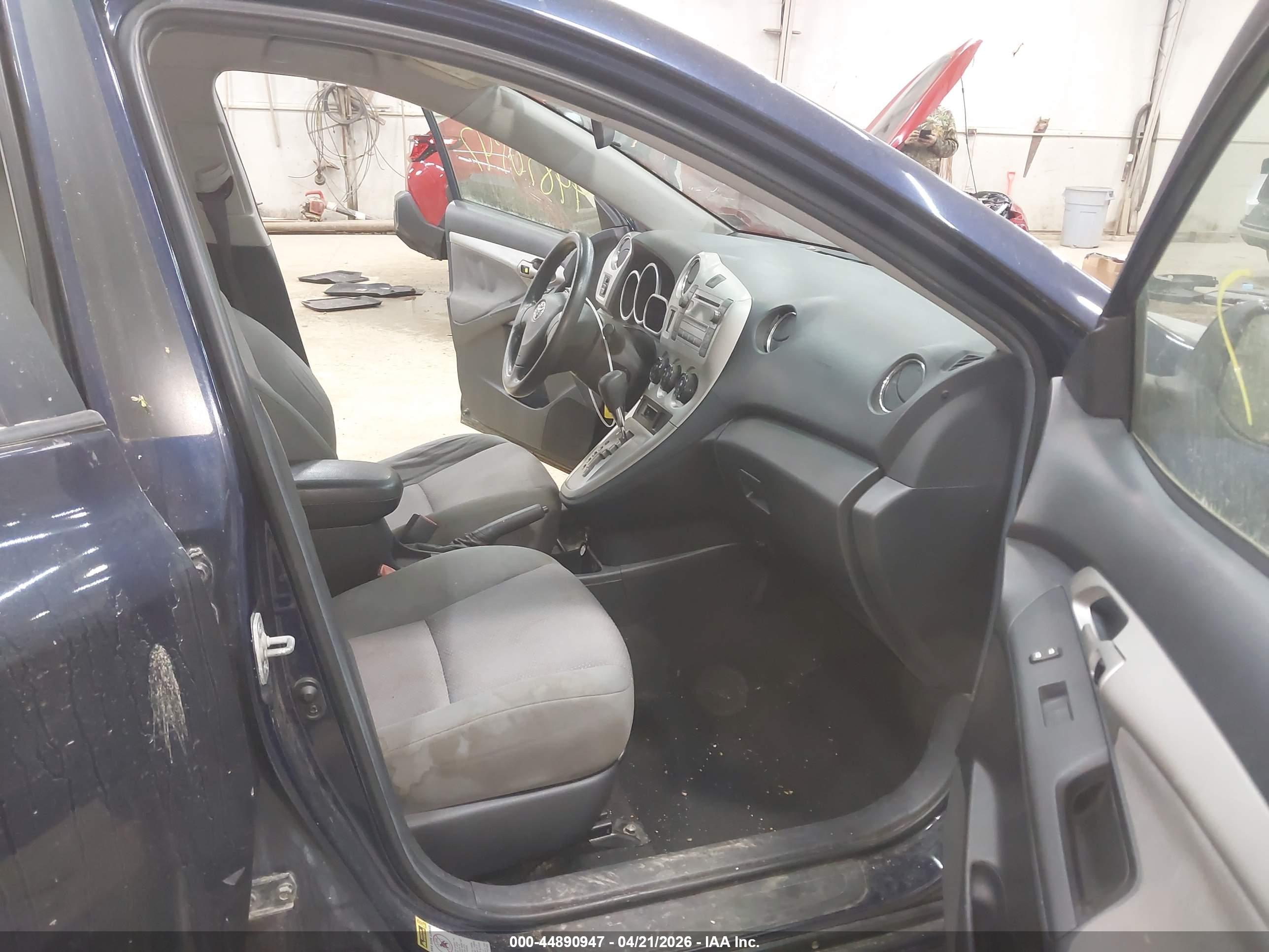 TOYOTA MATRIX image 5