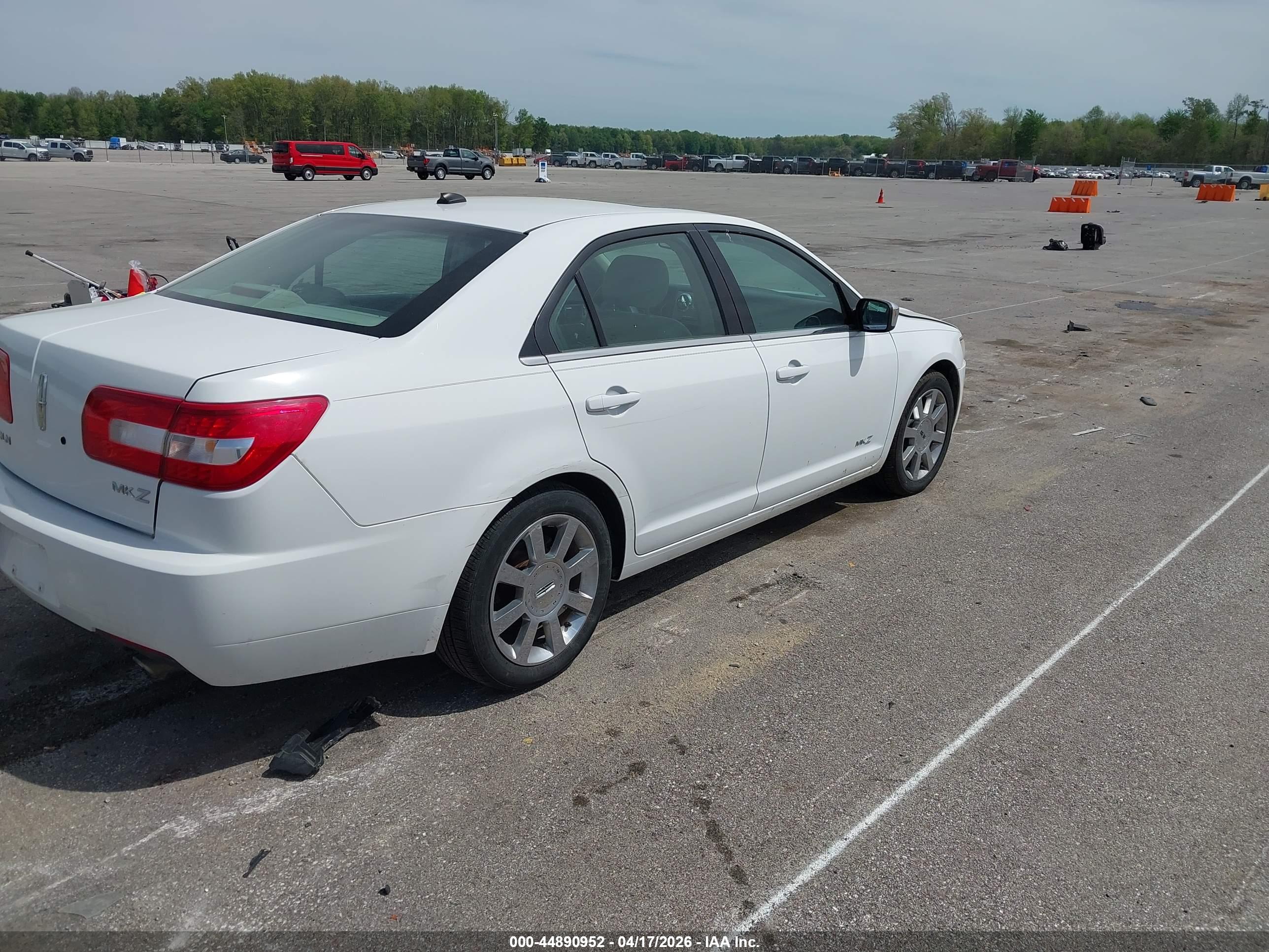LINCOLN MKZ image 4