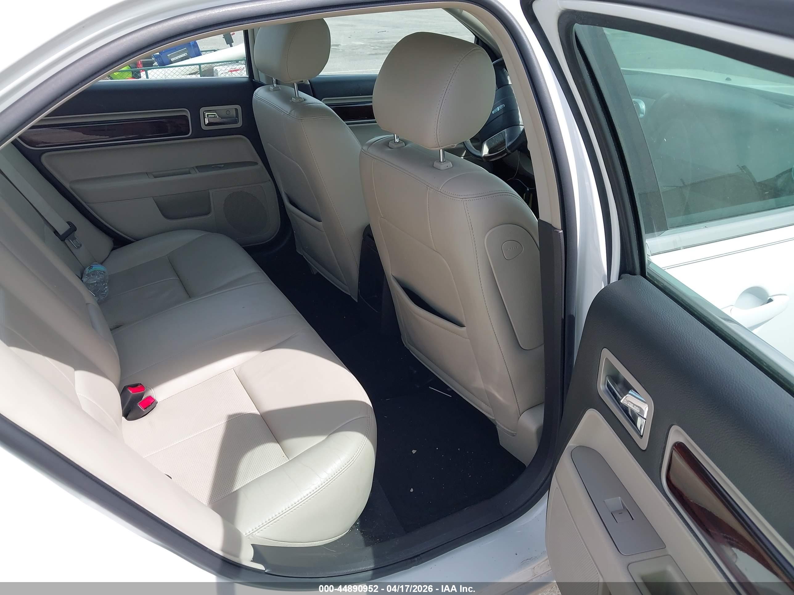 LINCOLN MKZ image 8