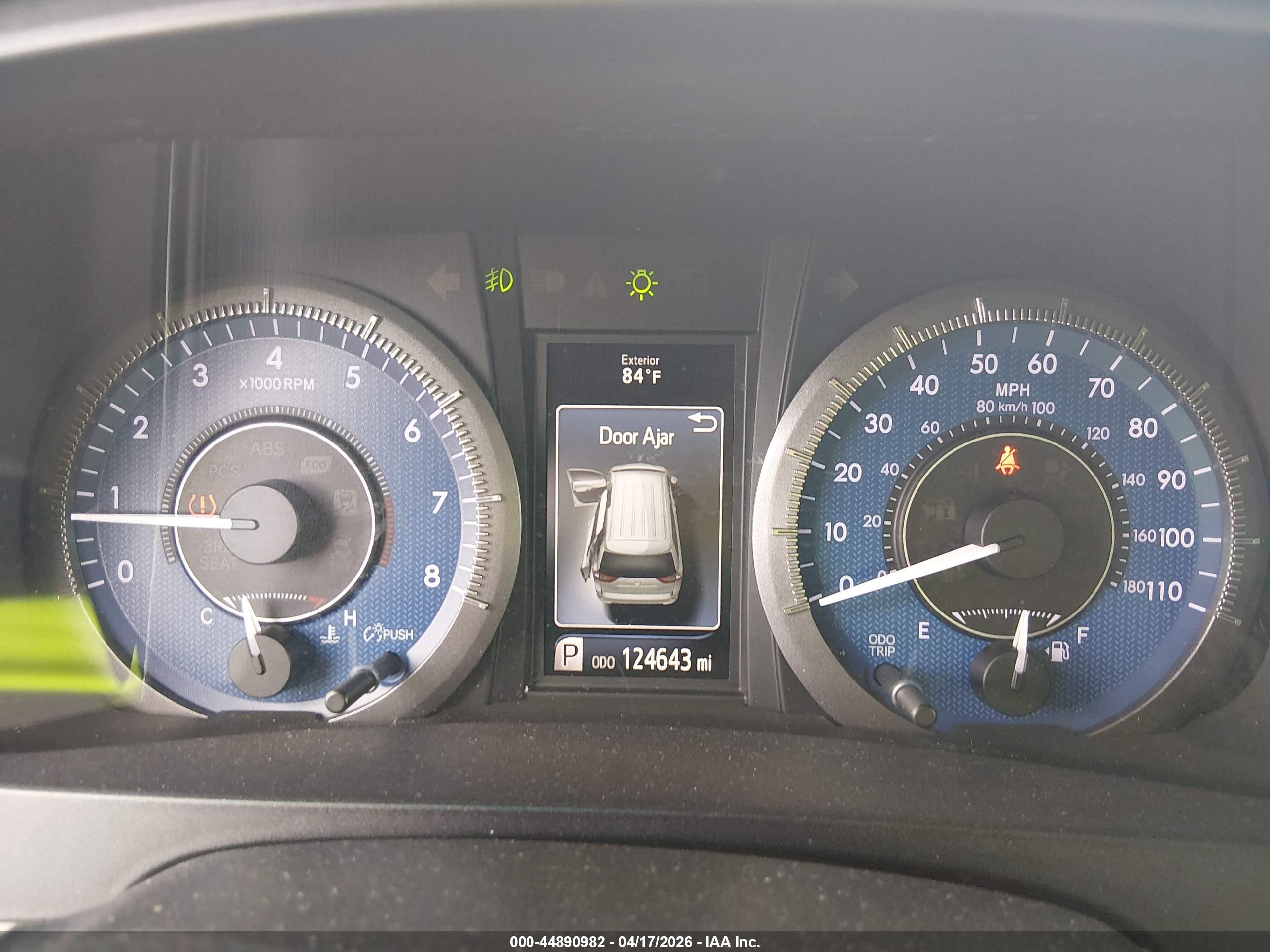 TOYOTA SIENNA image 7