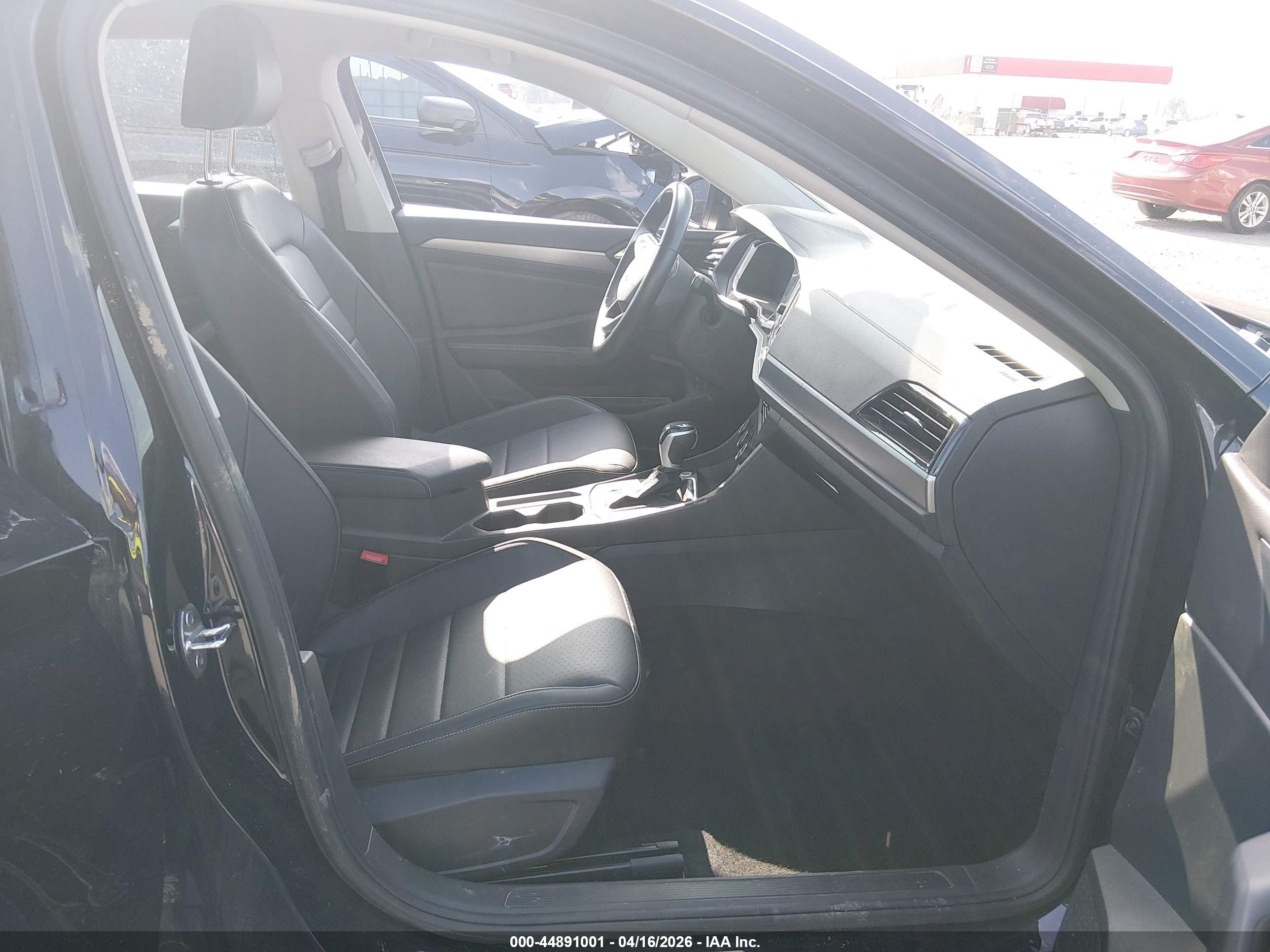 VOLKSWAGEN JETTA image 5