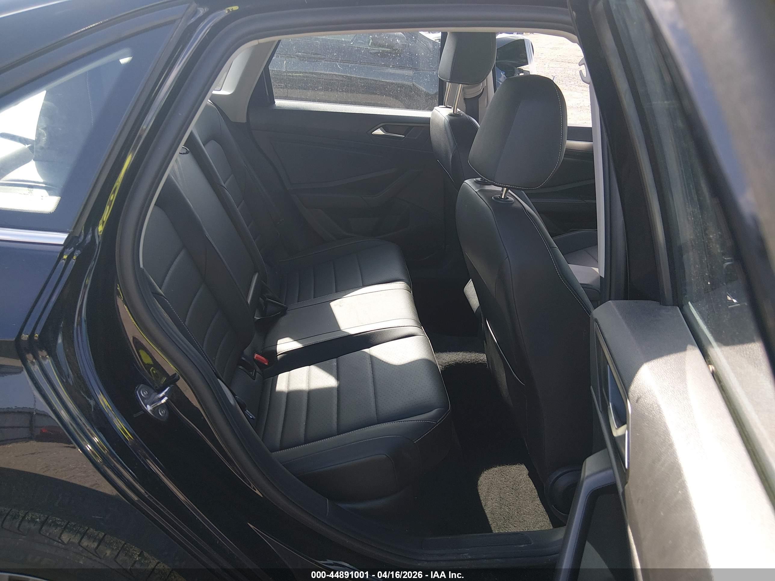 VOLKSWAGEN JETTA image 8