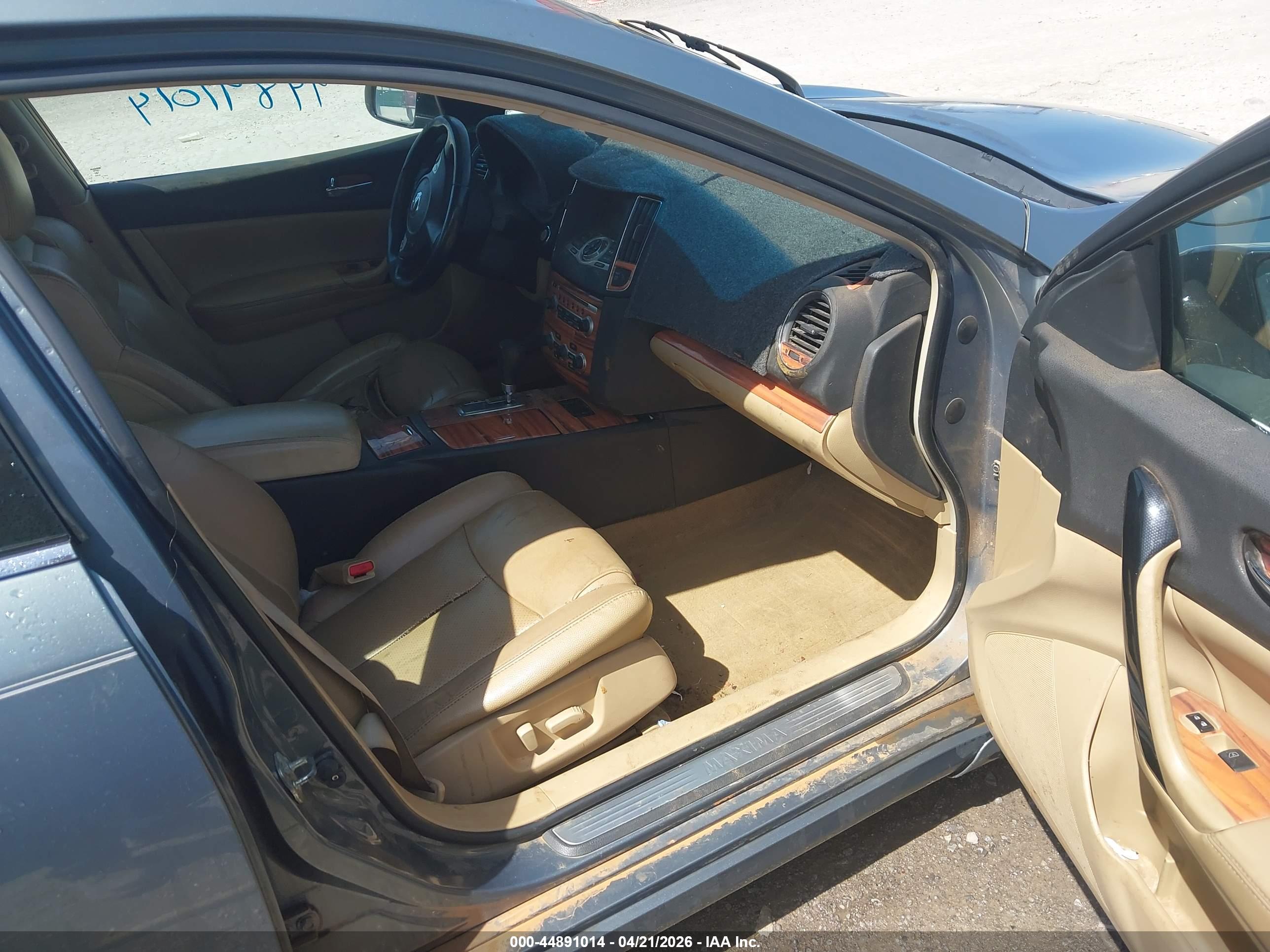 NISSAN MAXIMA image 5