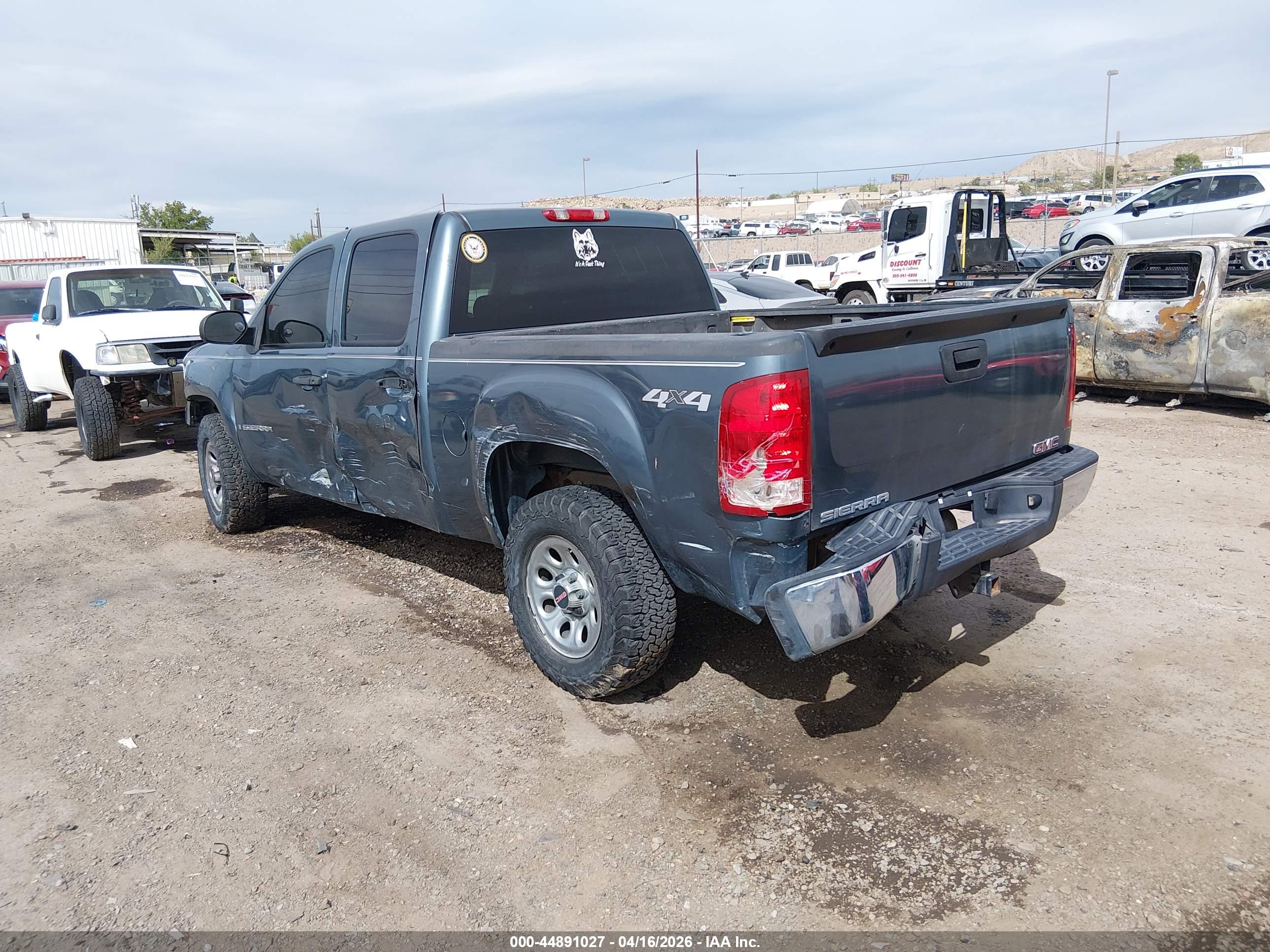 GMC SIERRA image 3