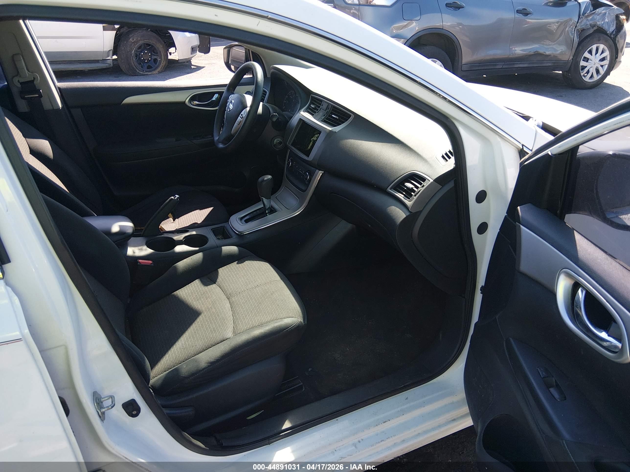 NISSAN SENTRA image 5