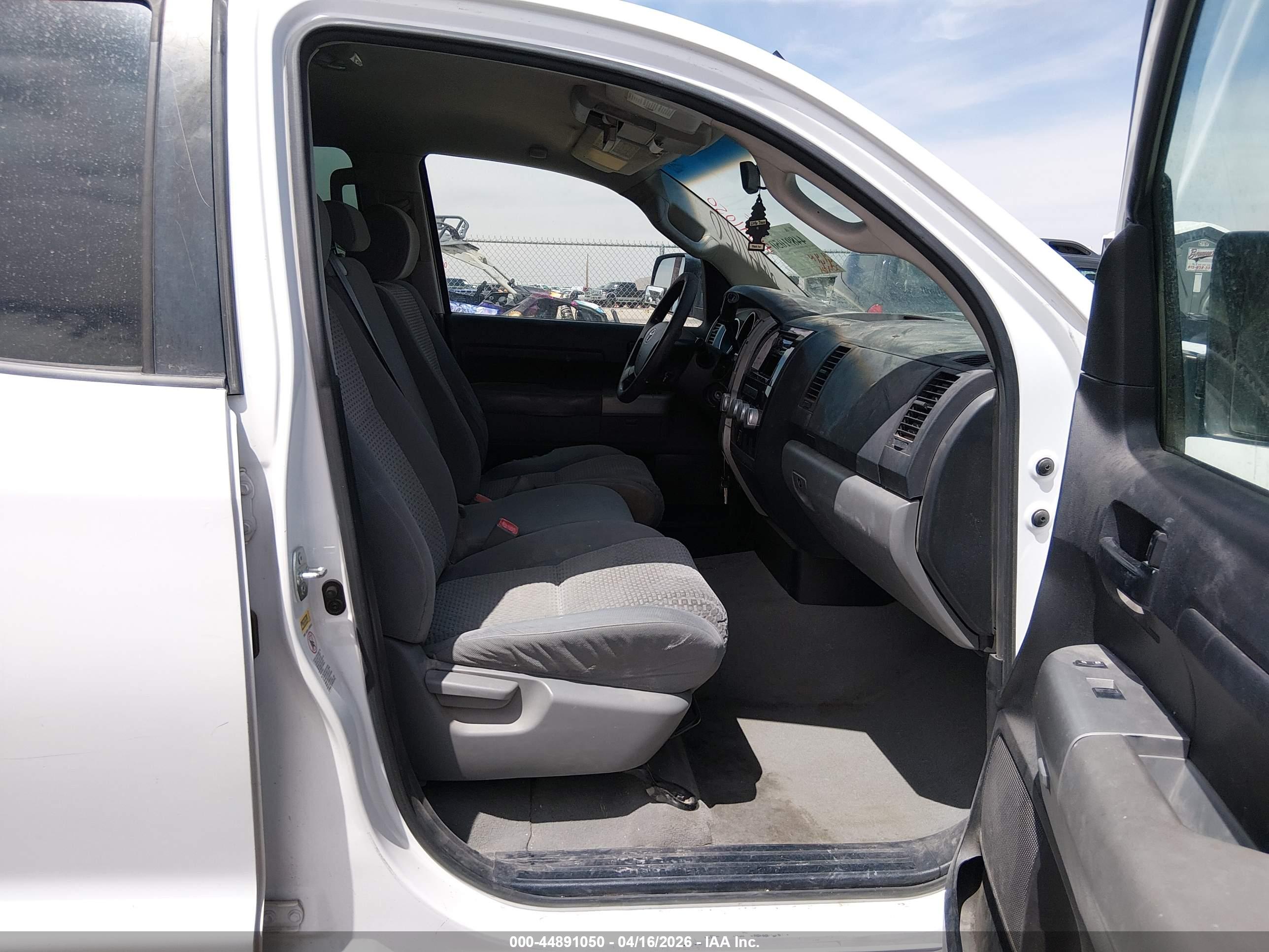 TOYOTA TUNDRA image 5