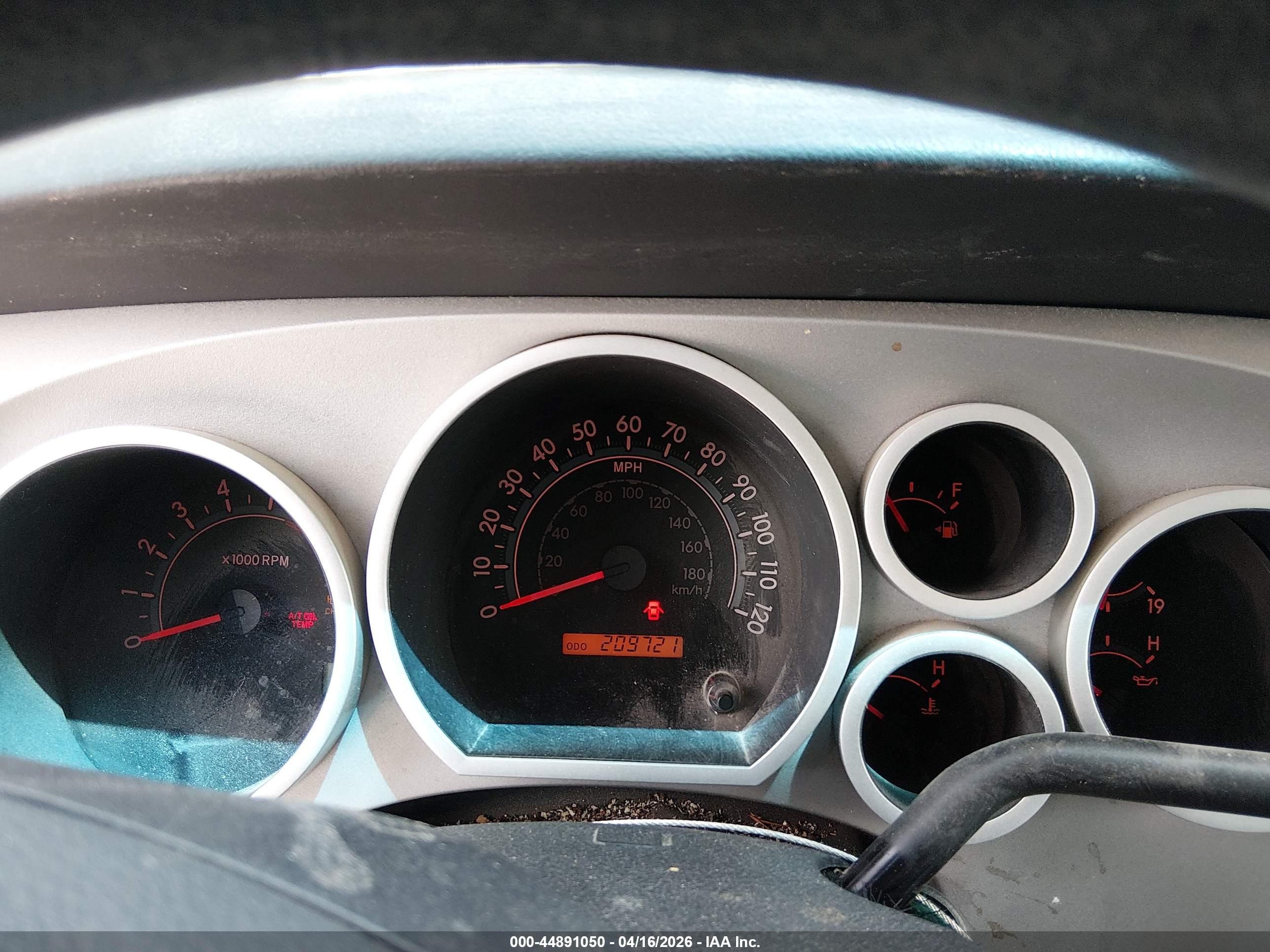 TOYOTA TUNDRA image 7