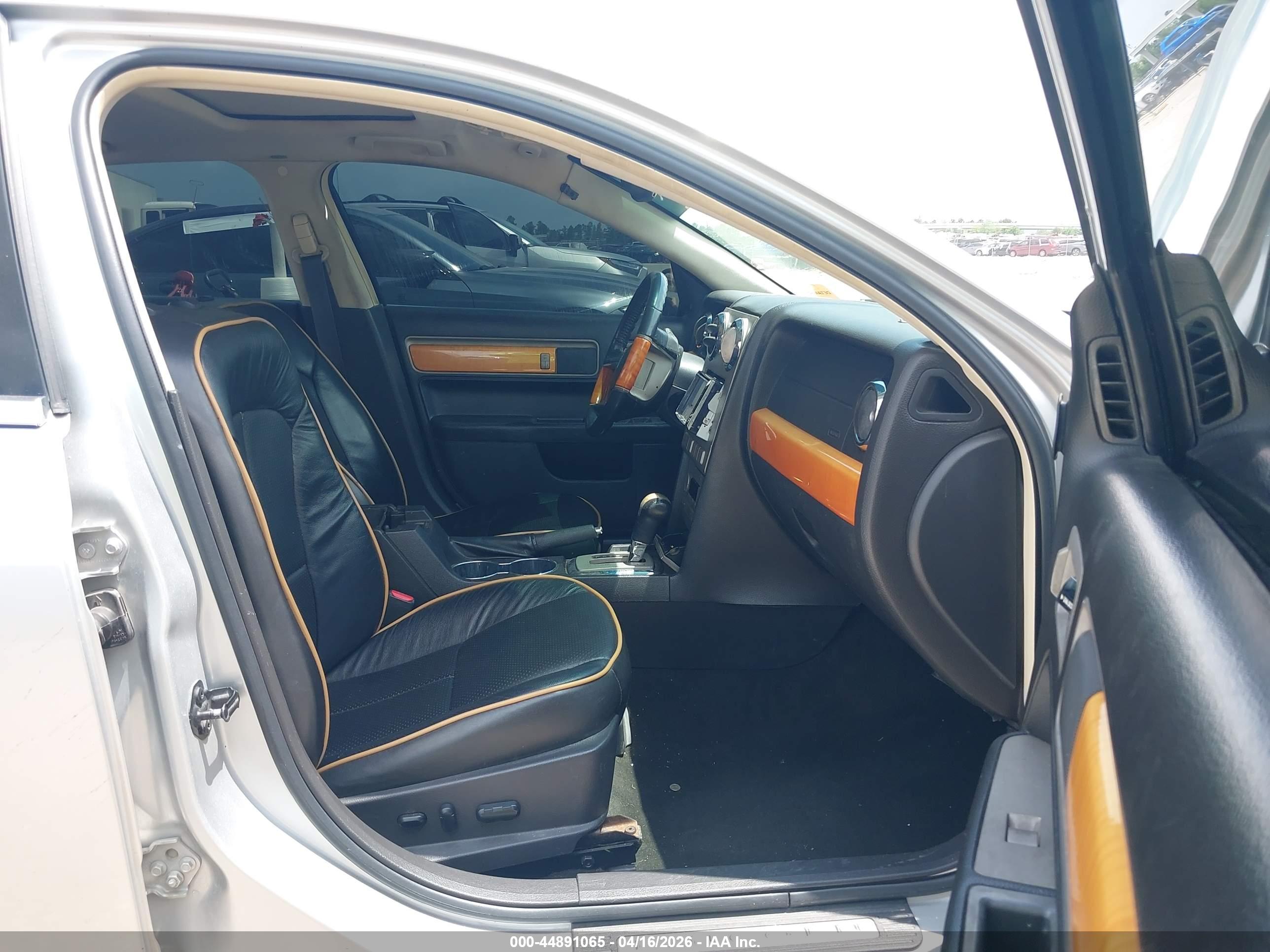 LINCOLN MKZ image 5