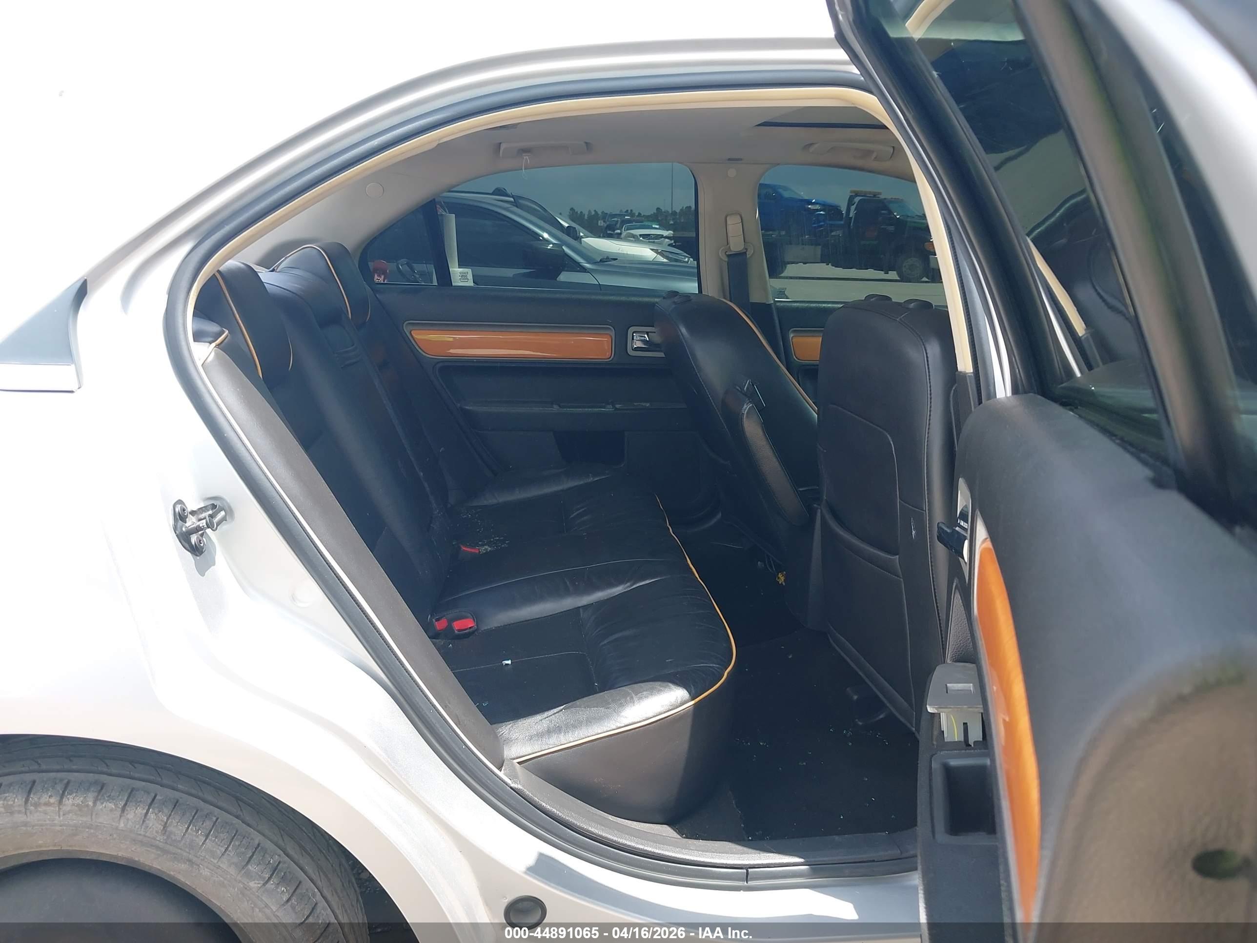 LINCOLN MKZ image 8