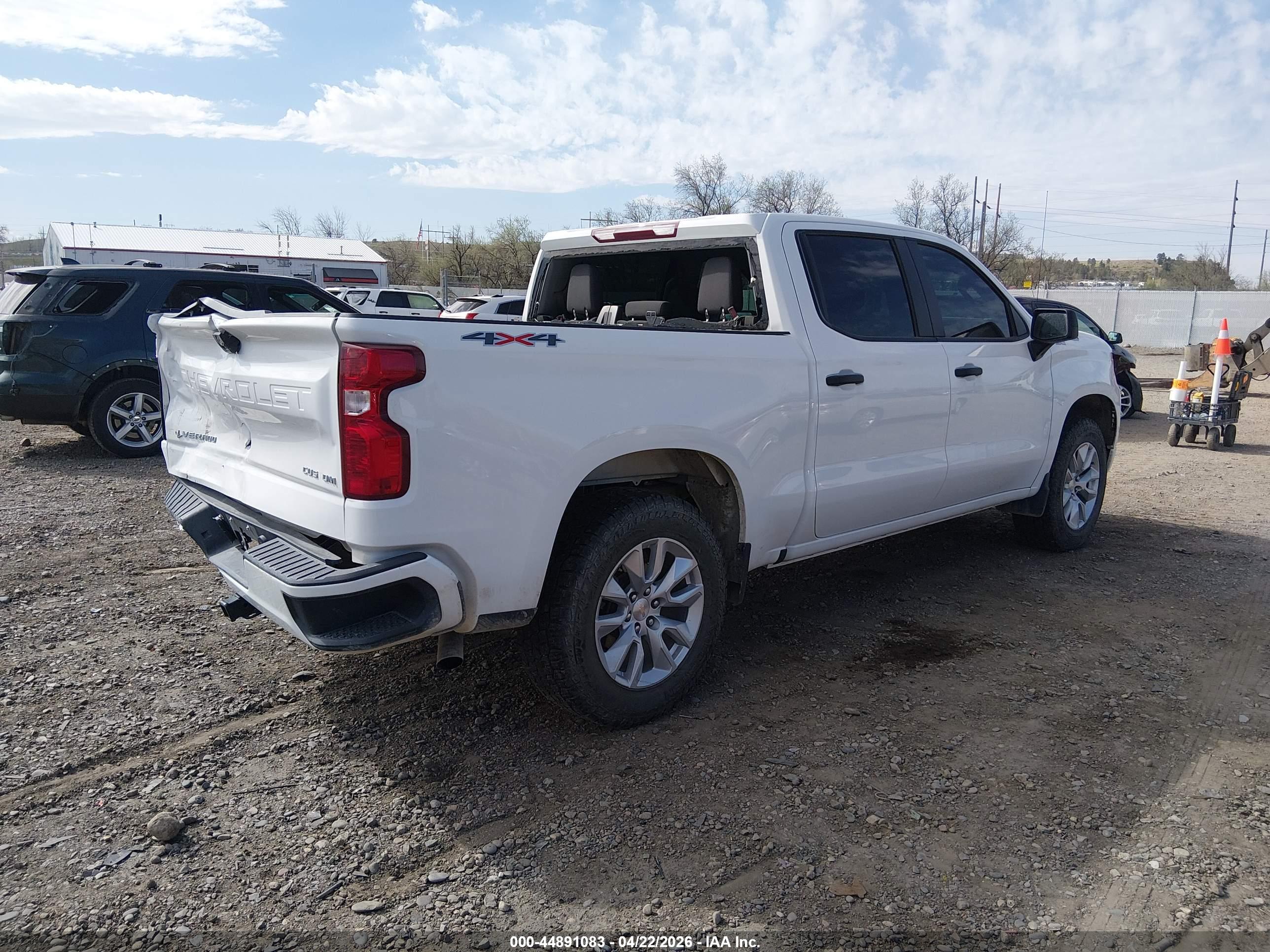 CHEVROLET SILVERADO image 4