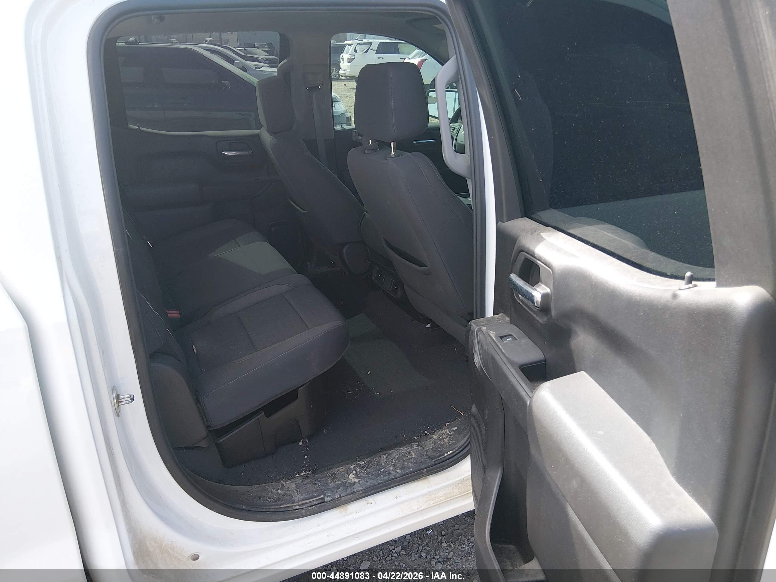 CHEVROLET SILVERADO image 8
