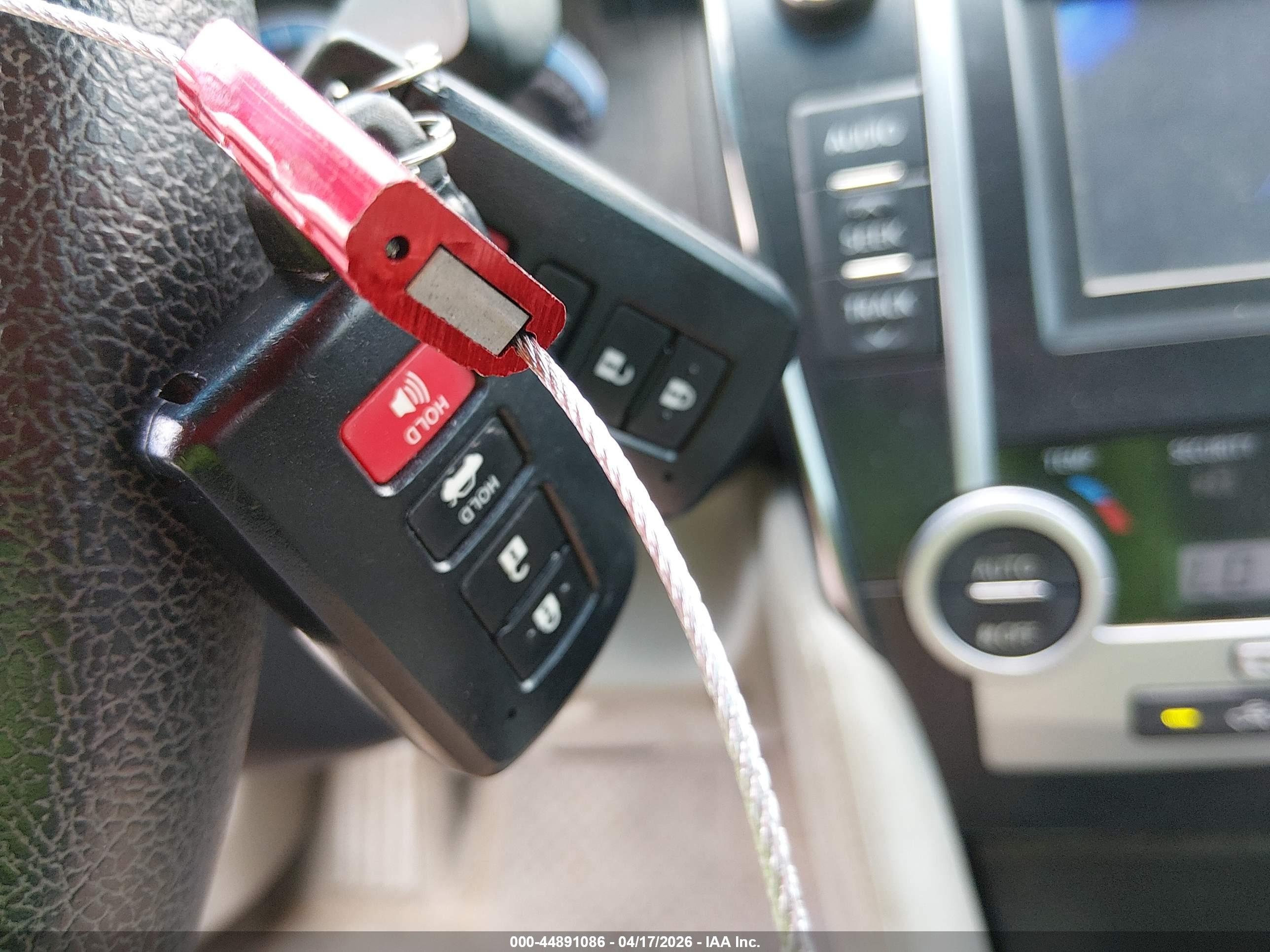 TOYOTA CAMRY image 11