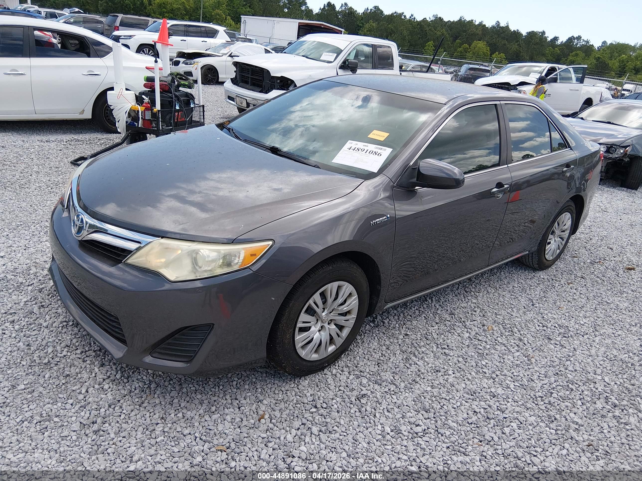 TOYOTA CAMRY image 2