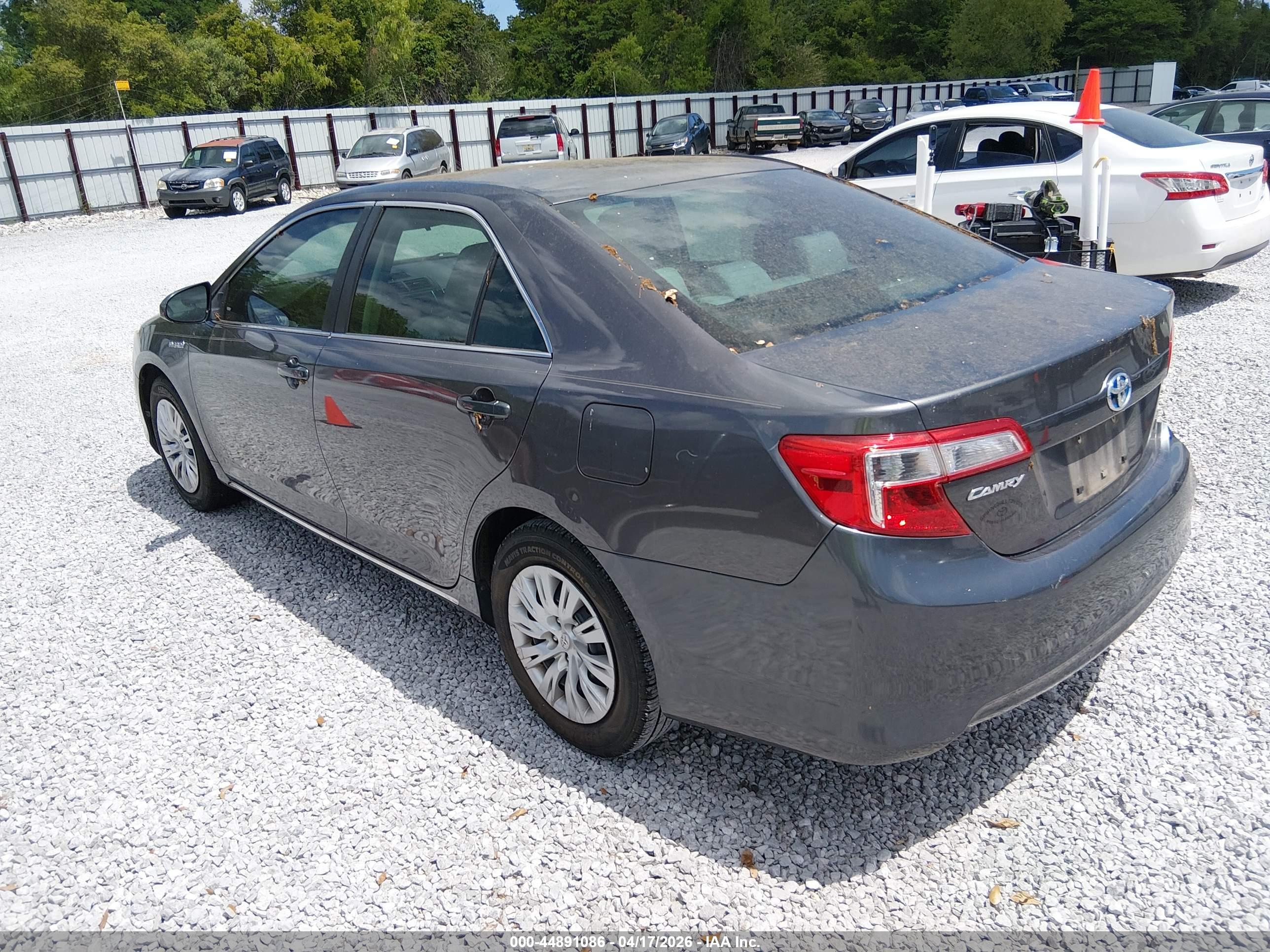 TOYOTA CAMRY image 3