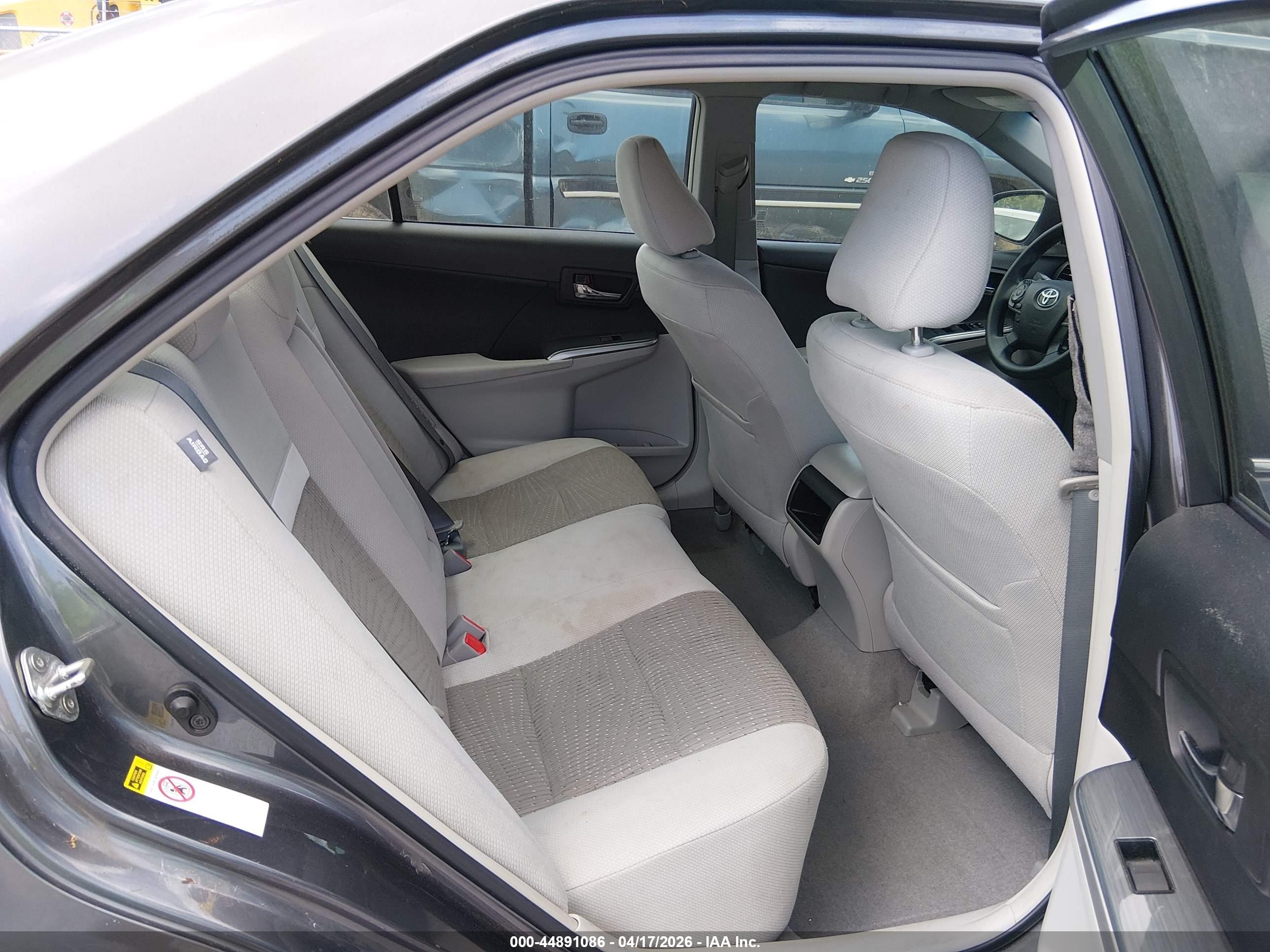 TOYOTA CAMRY image 8