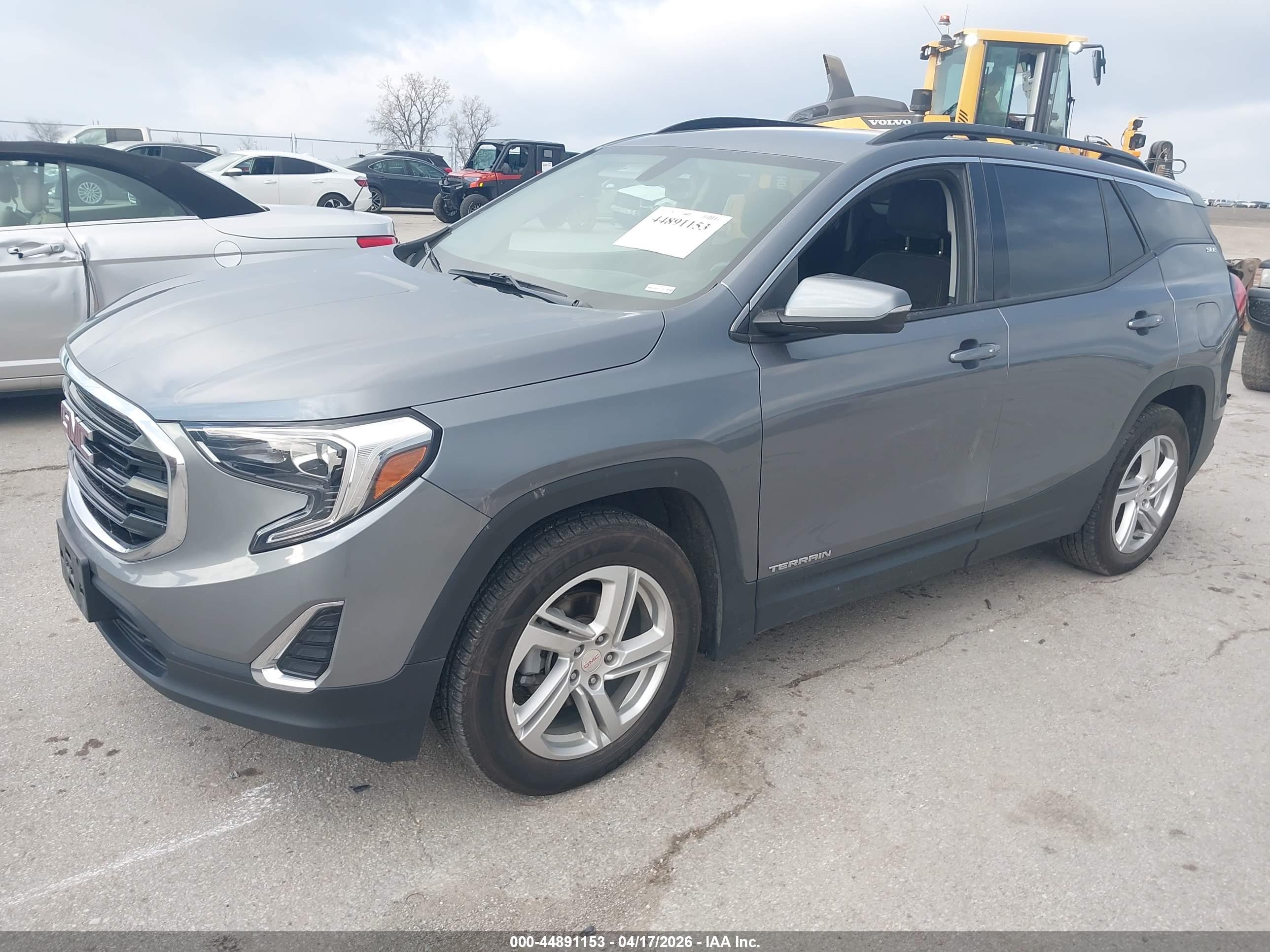 GMC TERRAIN image 2