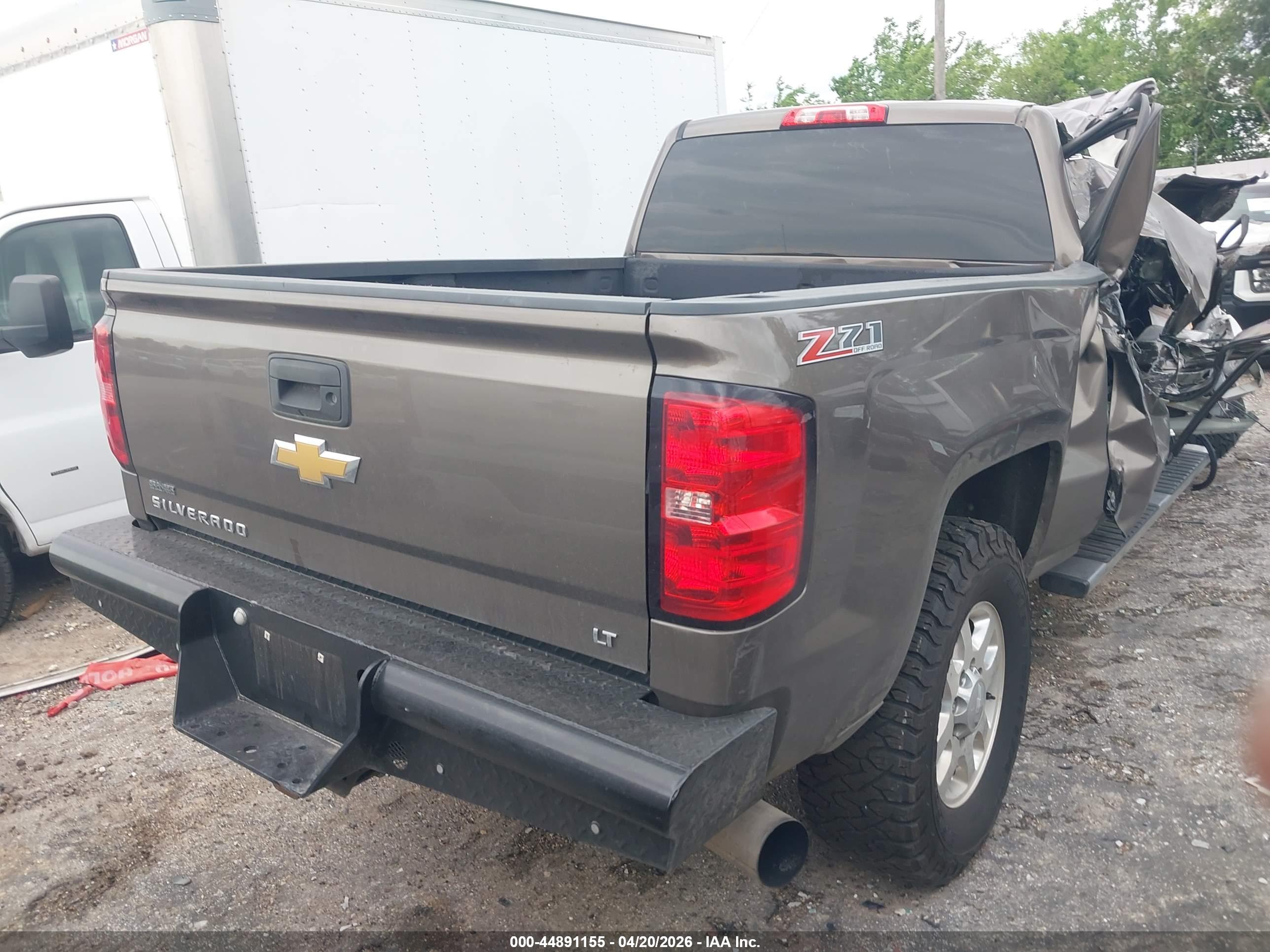 CHEVROLET SILVERADO image 4