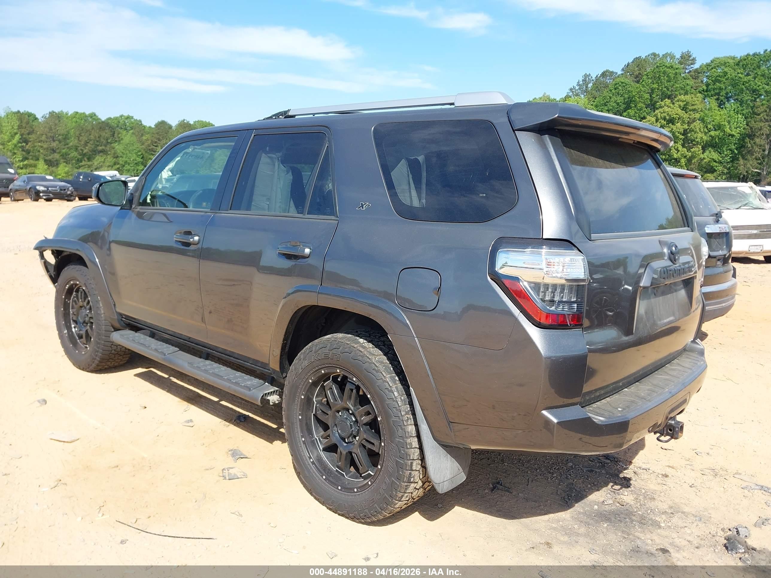 TOYOTA 4RUNNER image 3