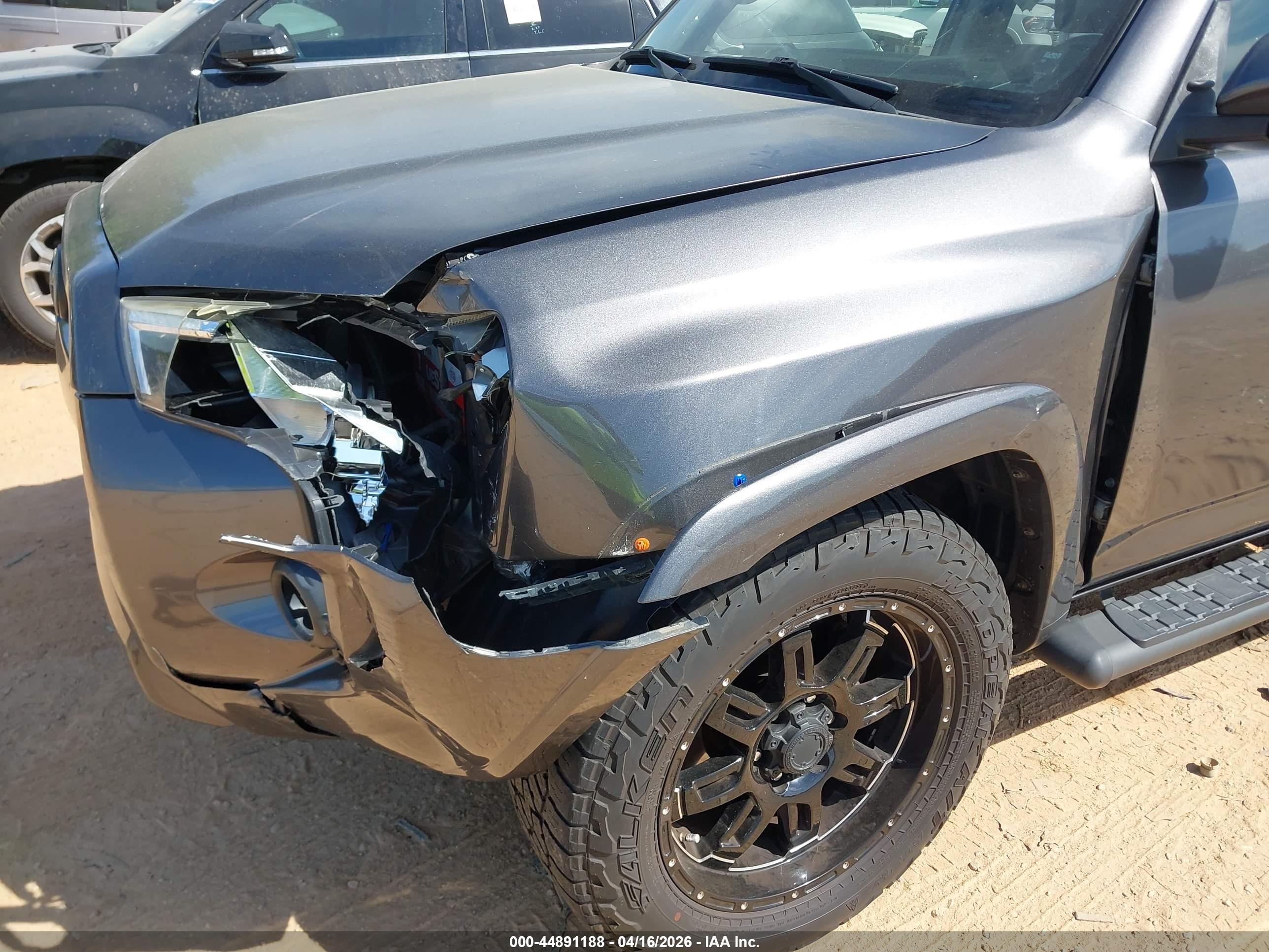 TOYOTA 4RUNNER image 6