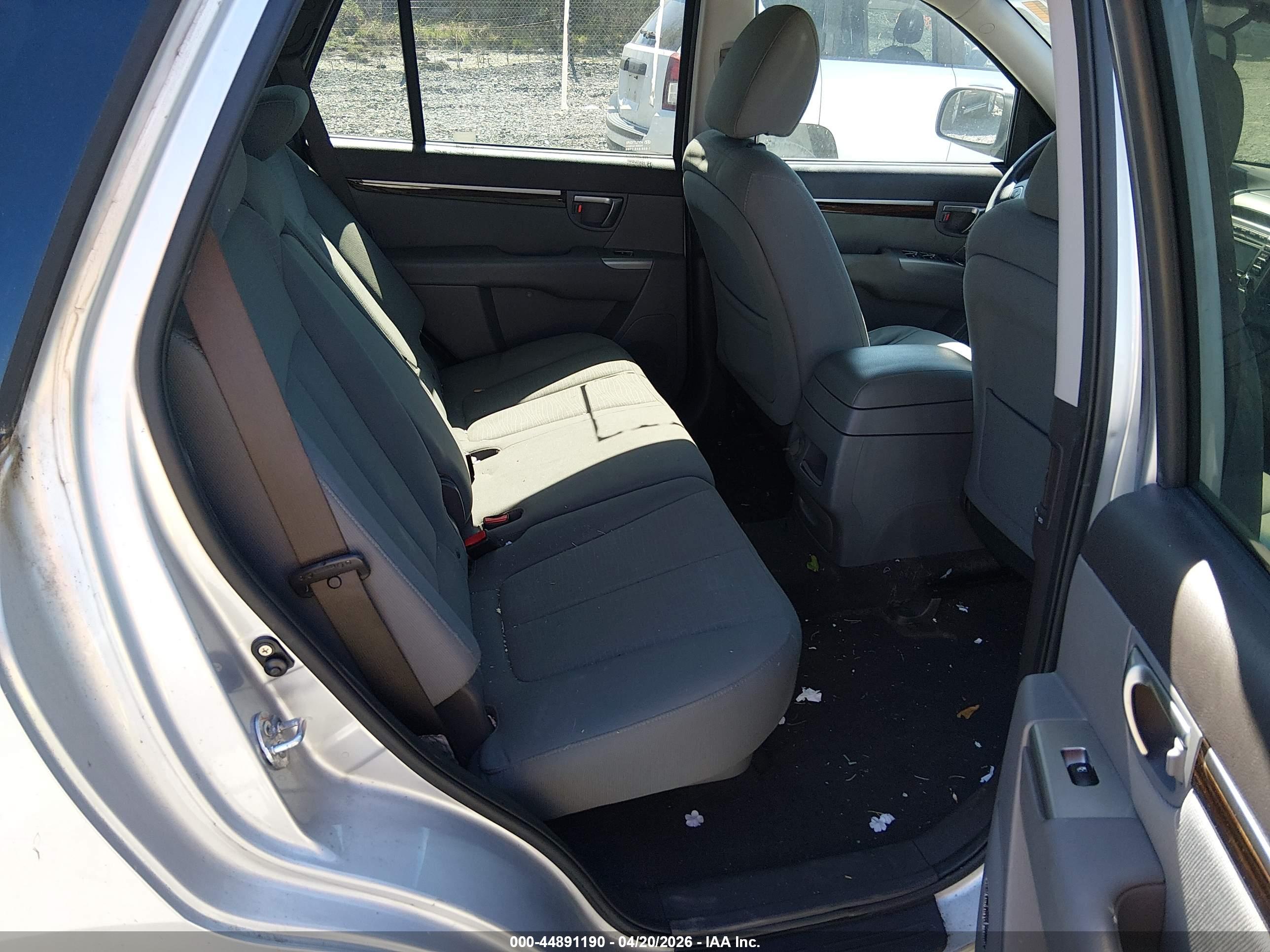 HYUNDAI SANTA image 8
