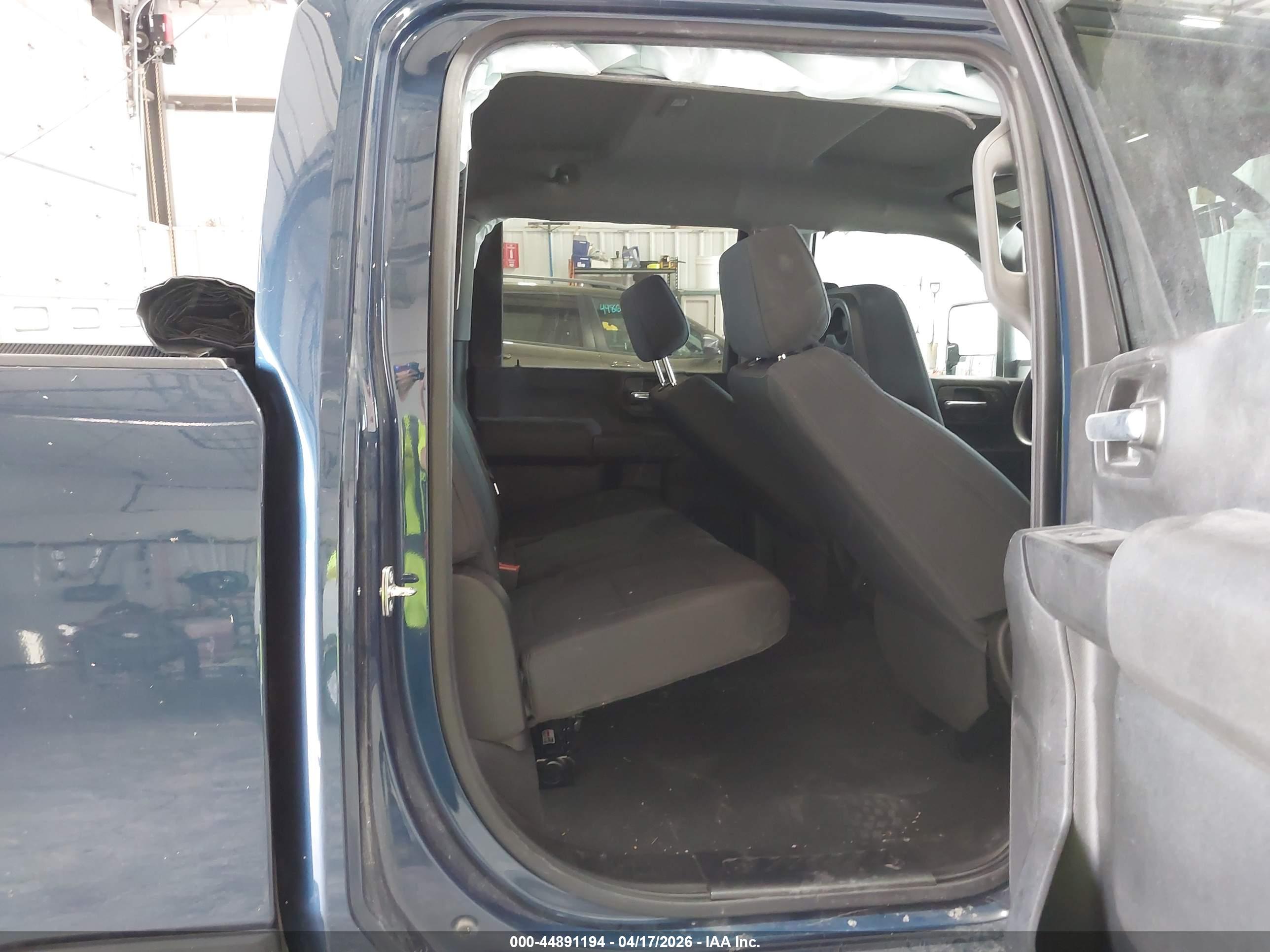 CHEVROLET SILVERADO image 8