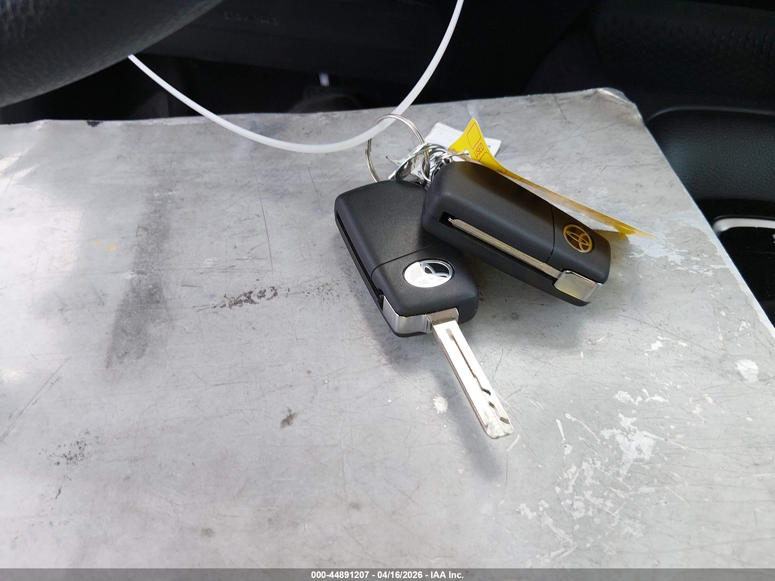 TOYOTA COROLLA image 11