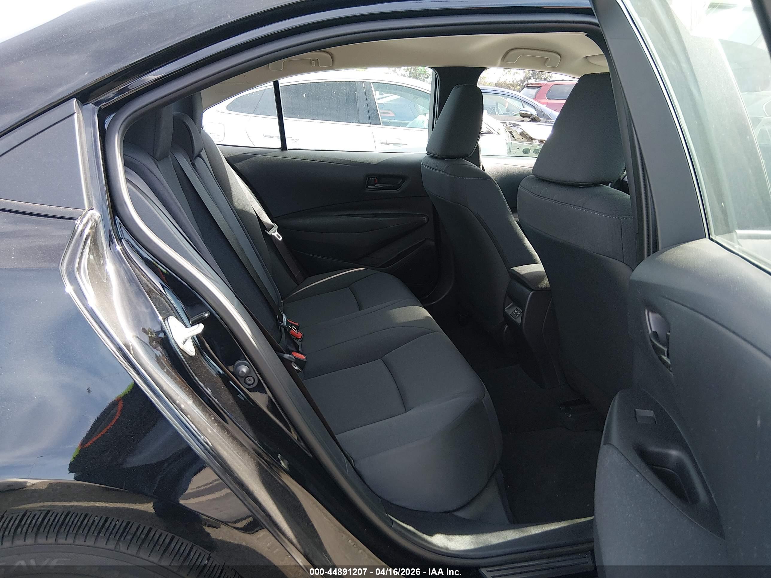 TOYOTA COROLLA image 8
