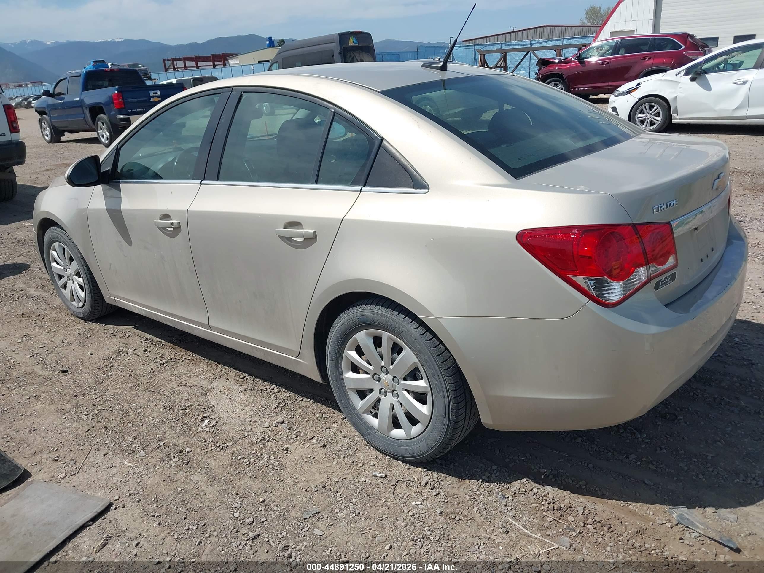 CHEVROLET CRUZE image 3