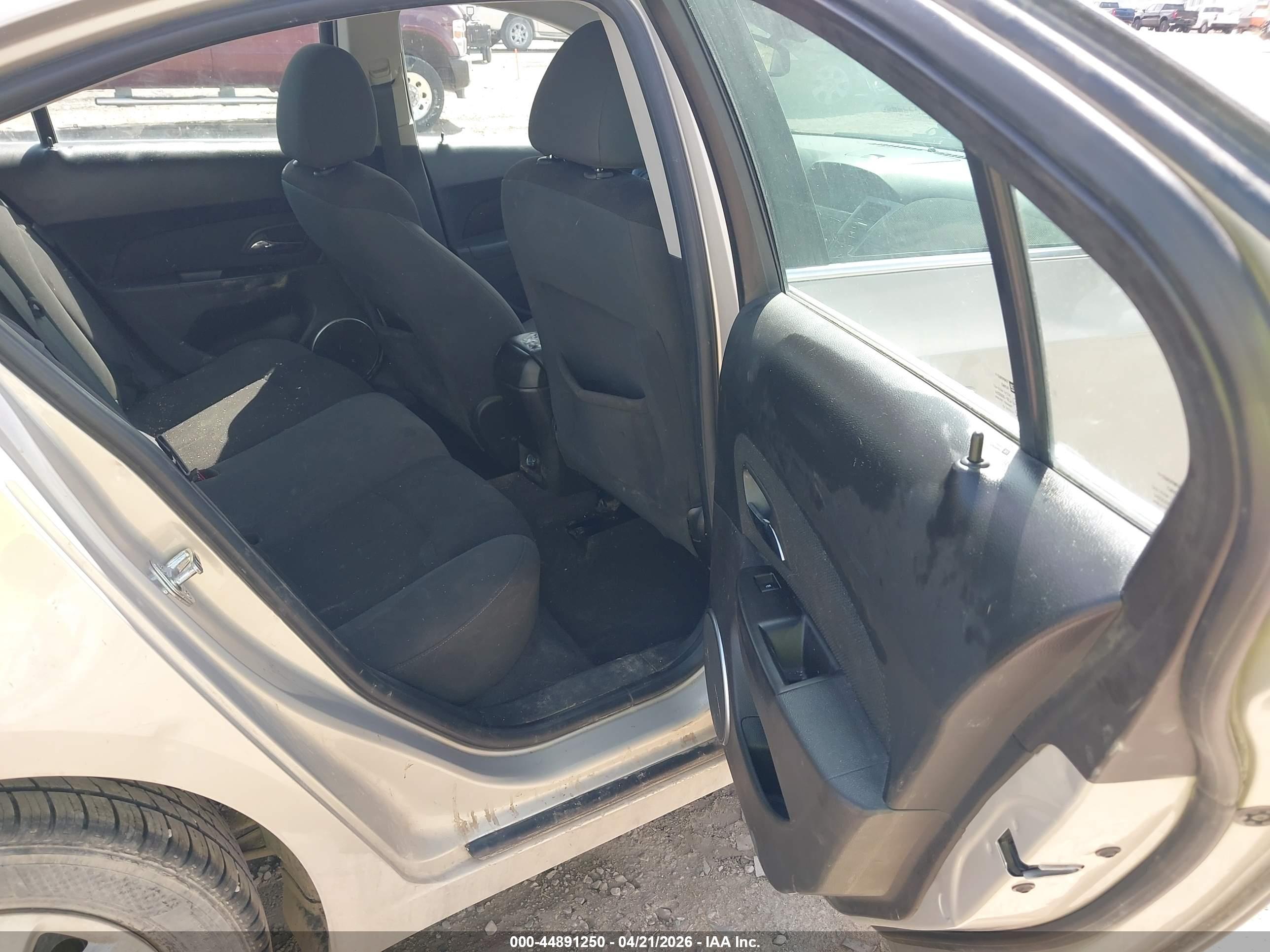 CHEVROLET CRUZE image 8