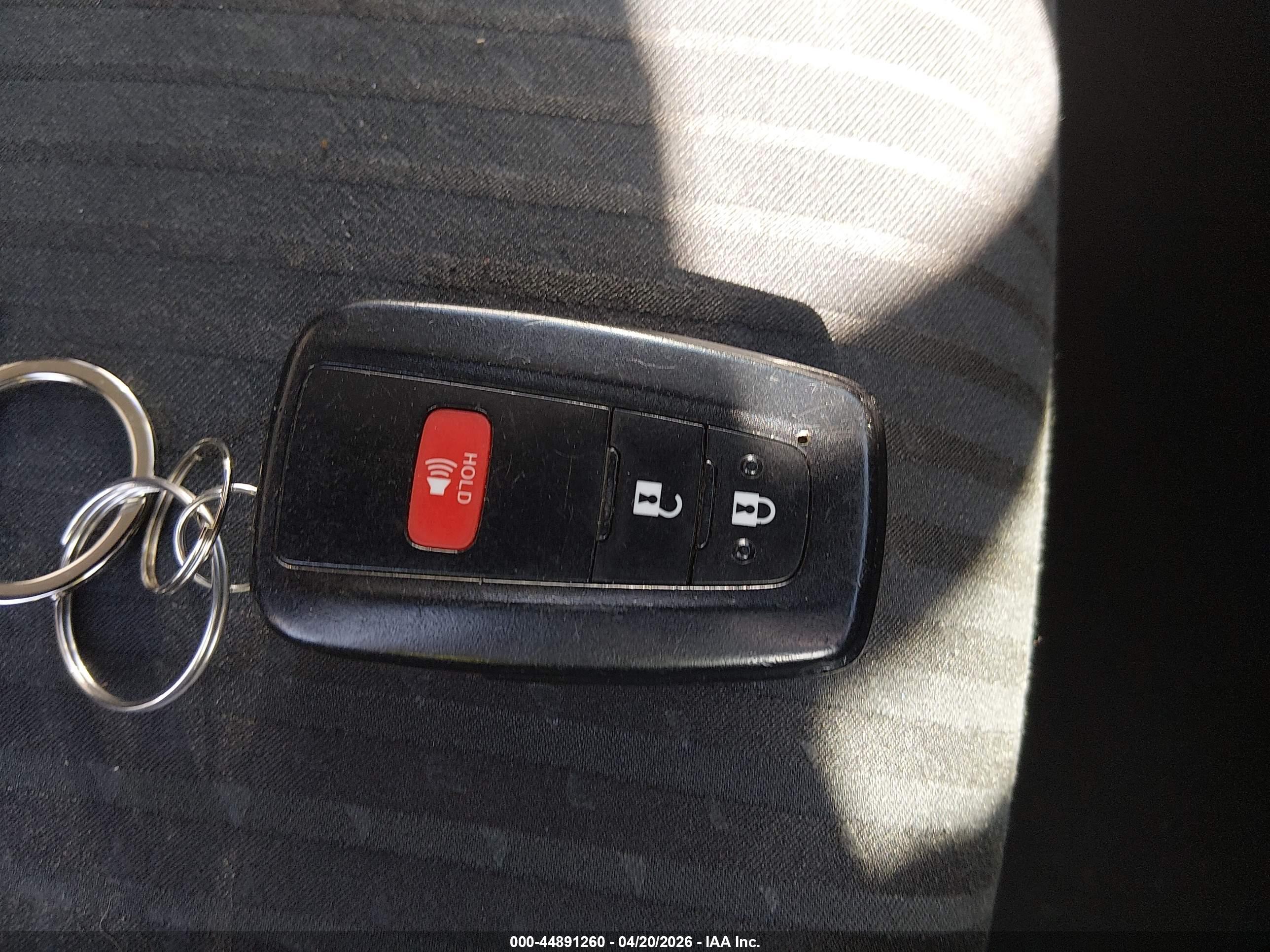 TOYOTA PRIUS image 11