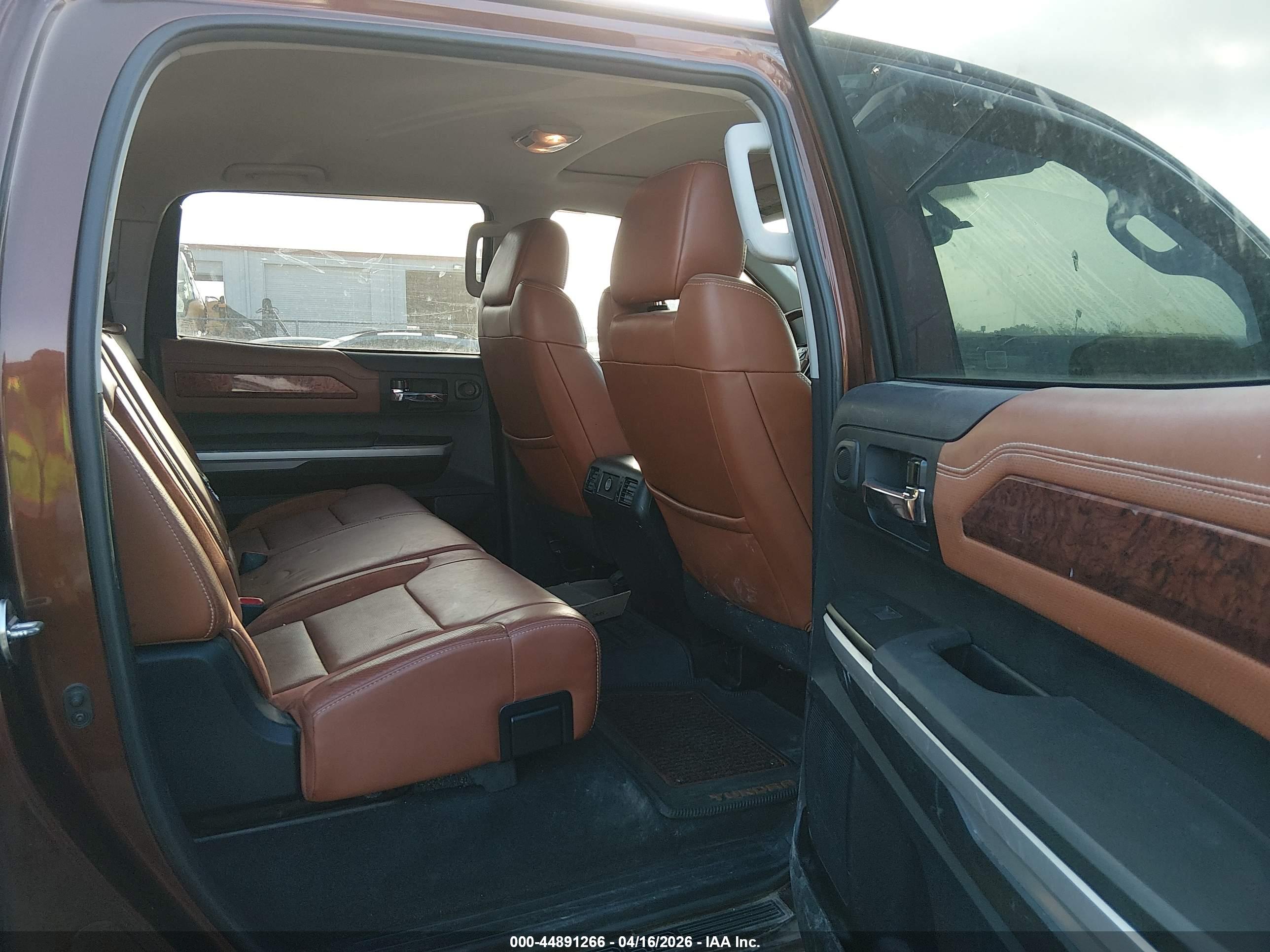 TOYOTA TUNDRA image 8