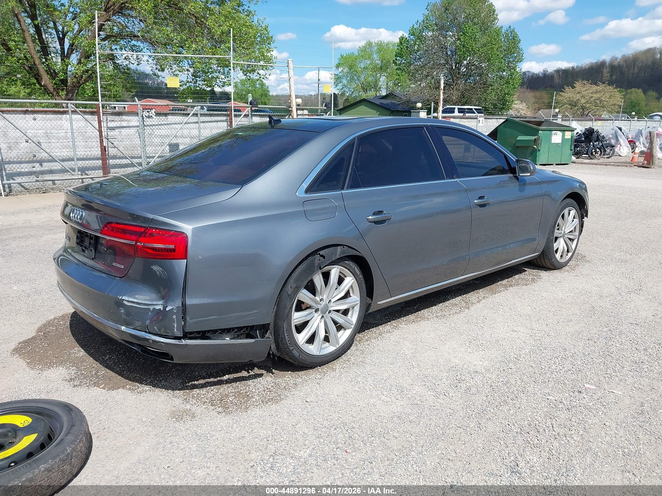 AUDI A8 image 4