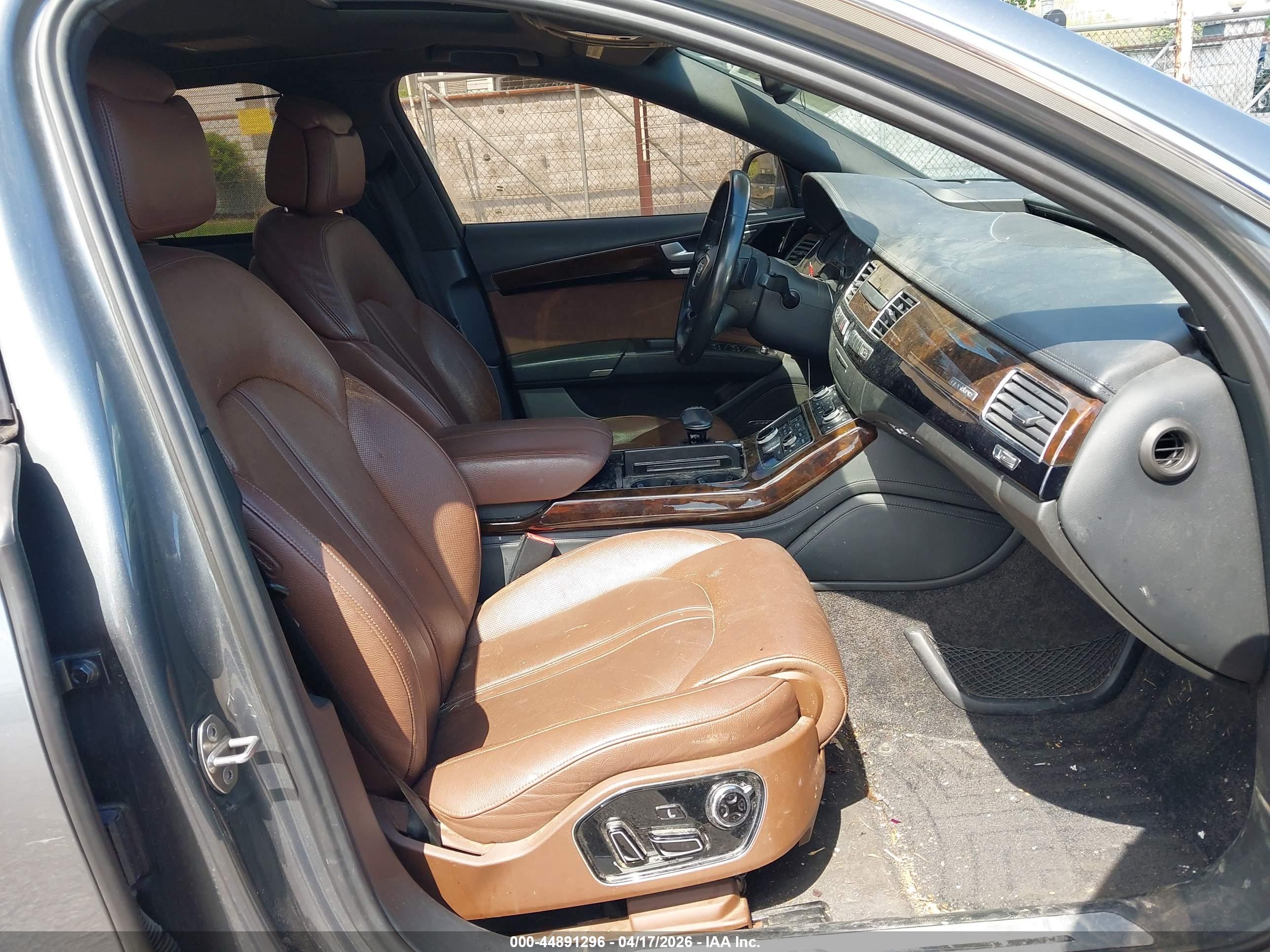 AUDI A8 image 5