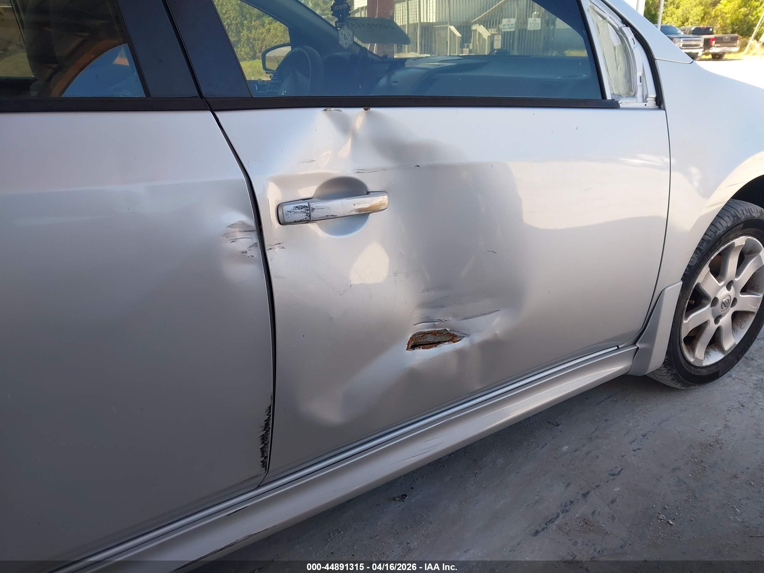 NISSAN SENTRA image 6