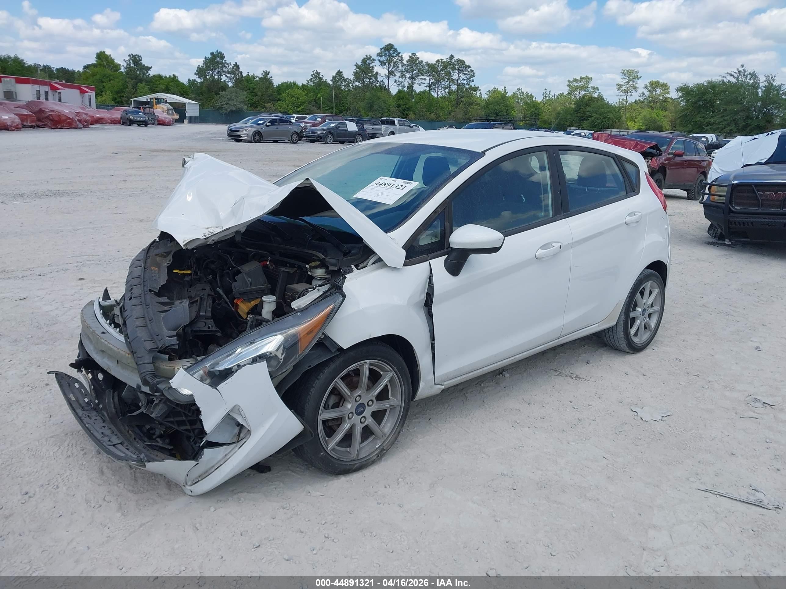 FORD FIESTA image 2