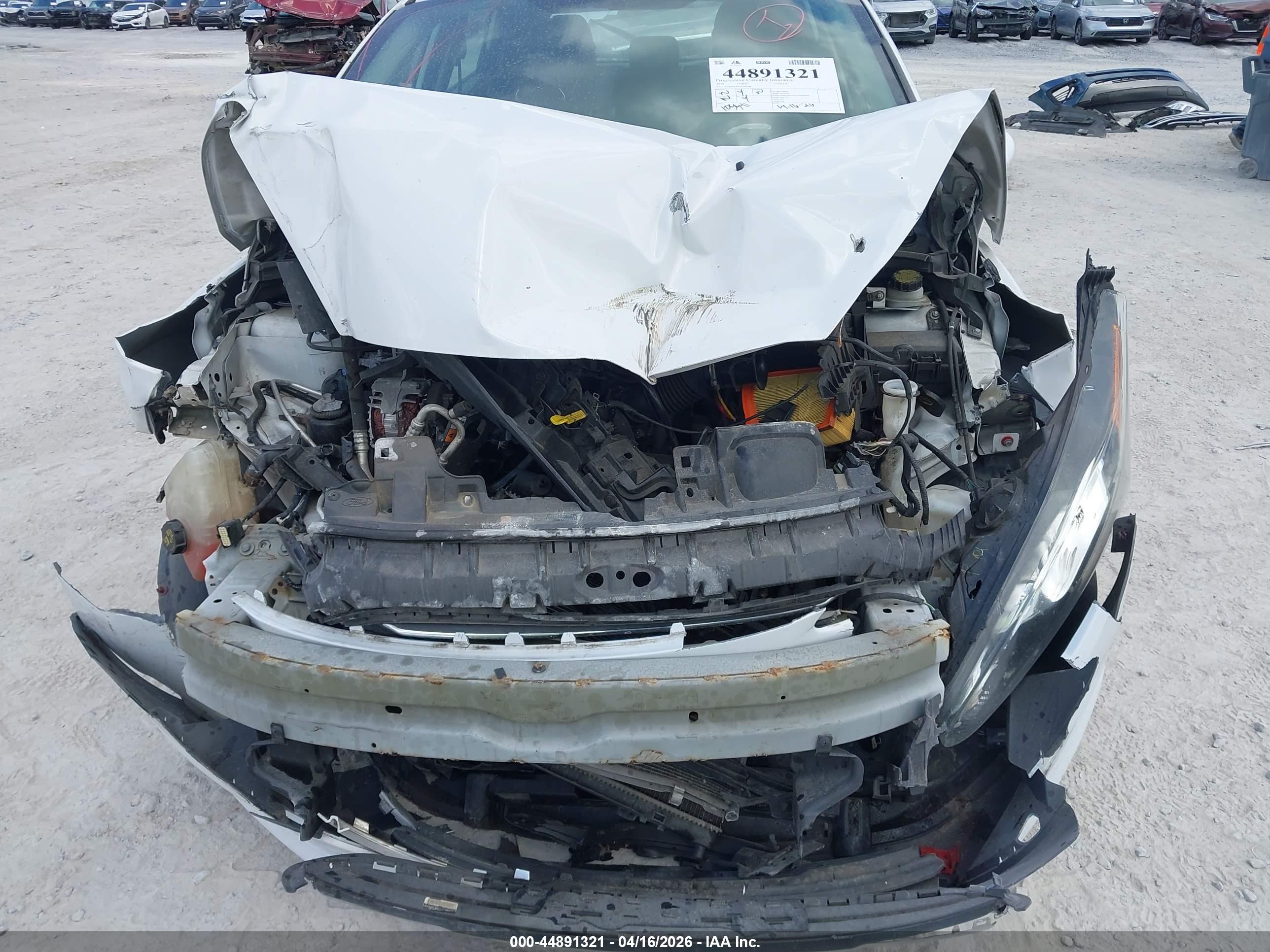 FORD FIESTA image 6
