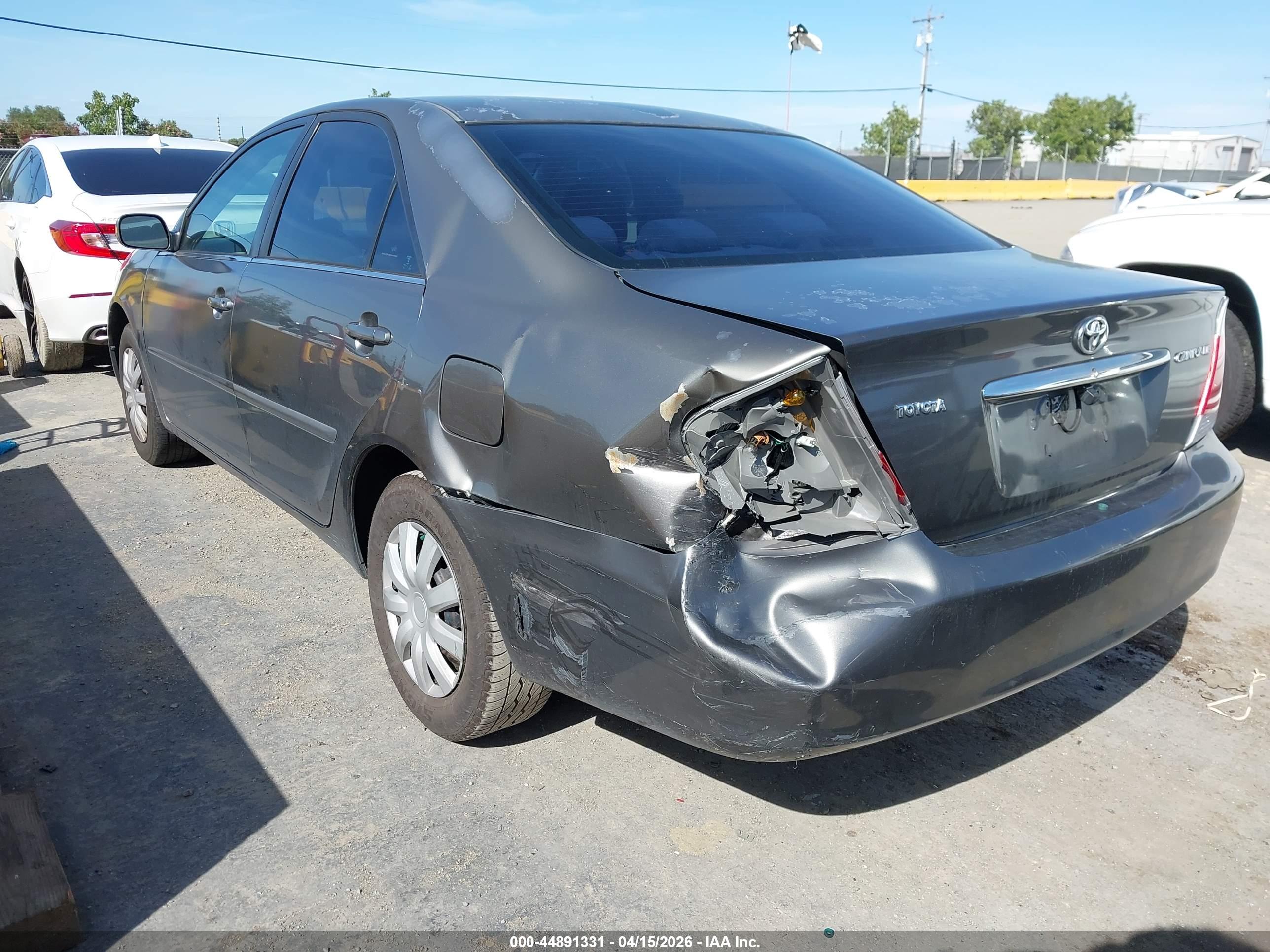 TOYOTA CAMRY image 3